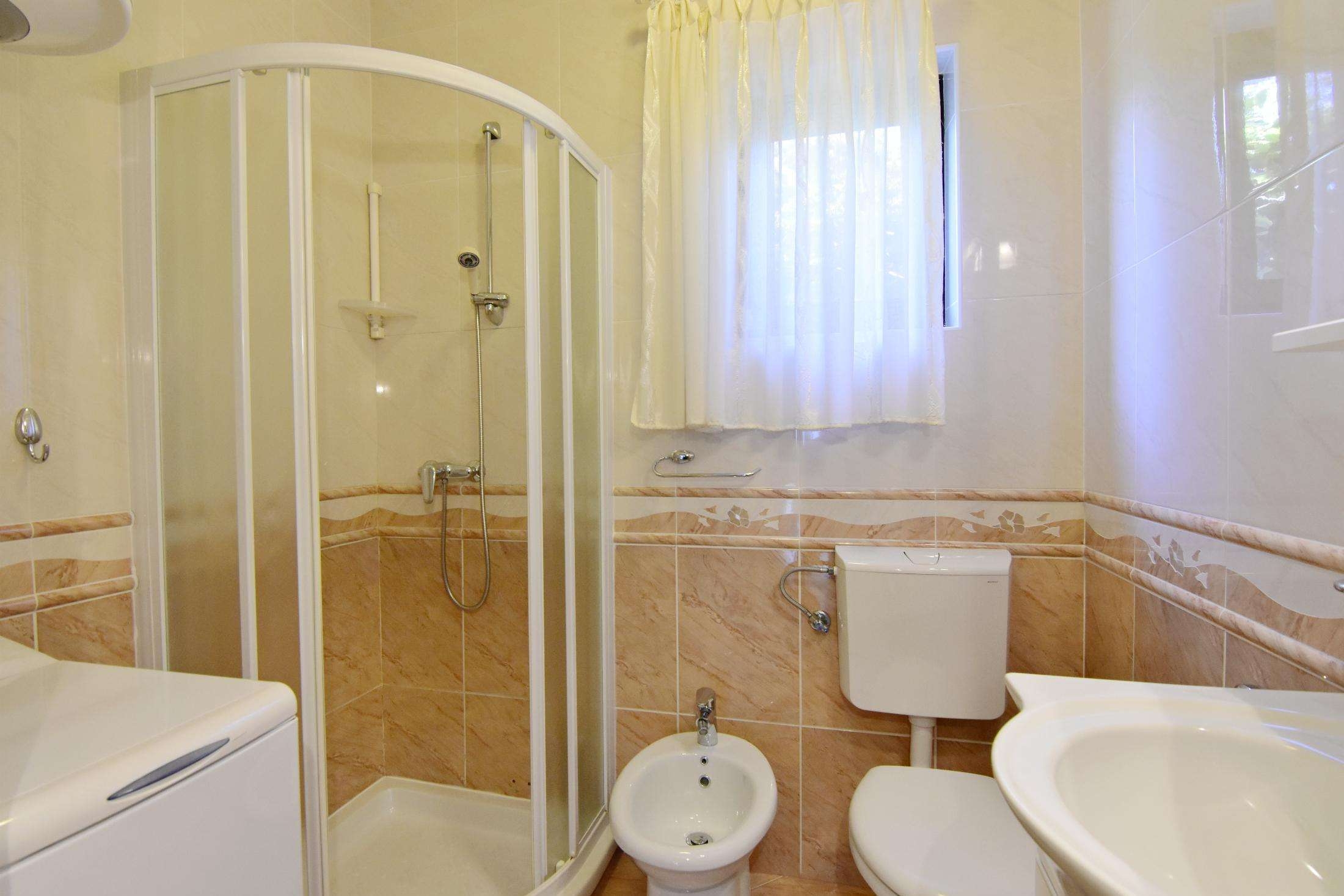 Two bedroom apartment with terrace Umag  A-b