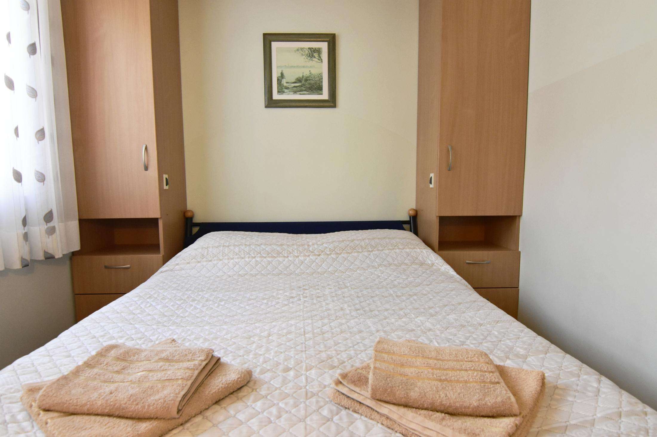 Two bedroom apartment with terrace Umag  A-b