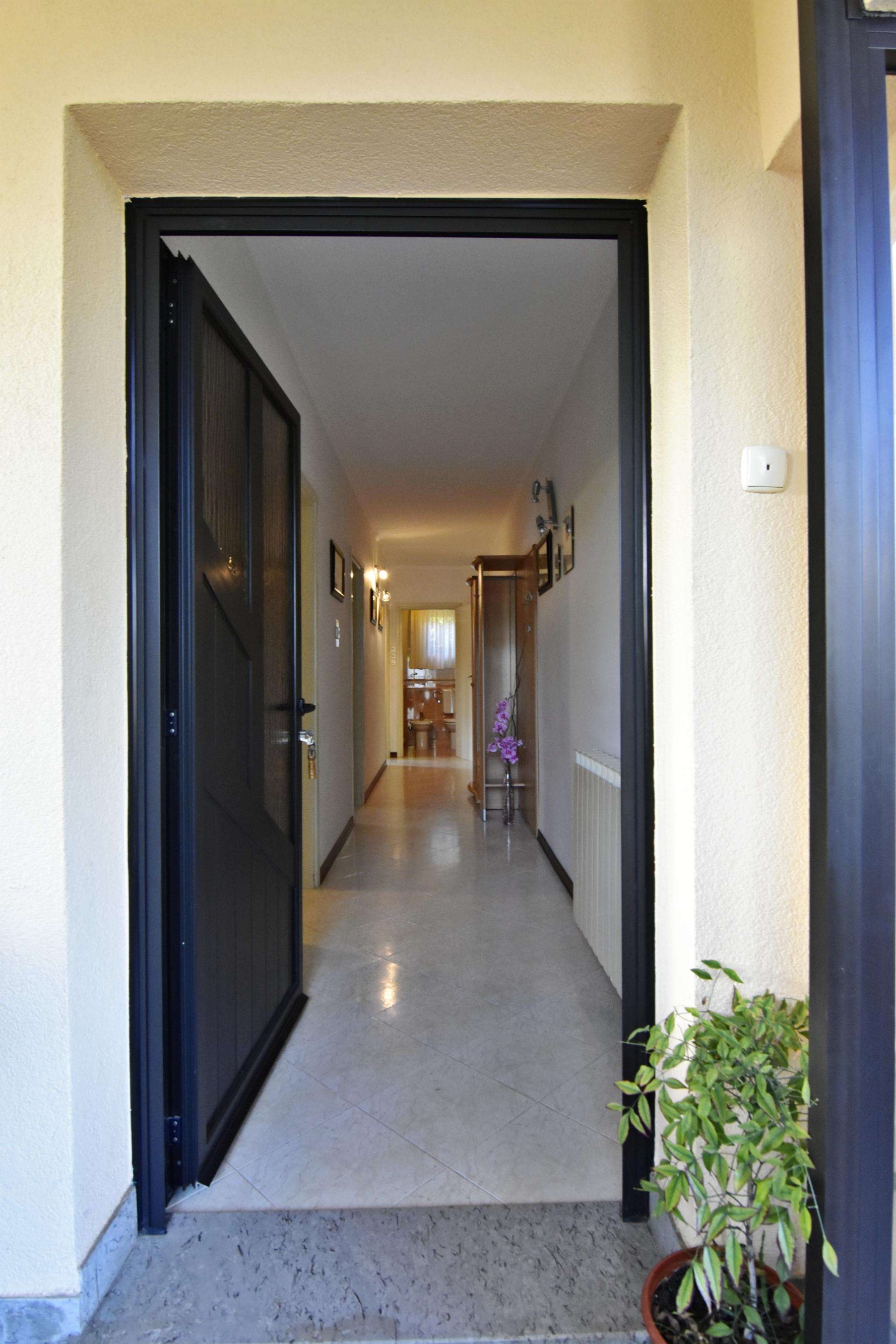 Two bedroom apartment with terrace Umag  A-b