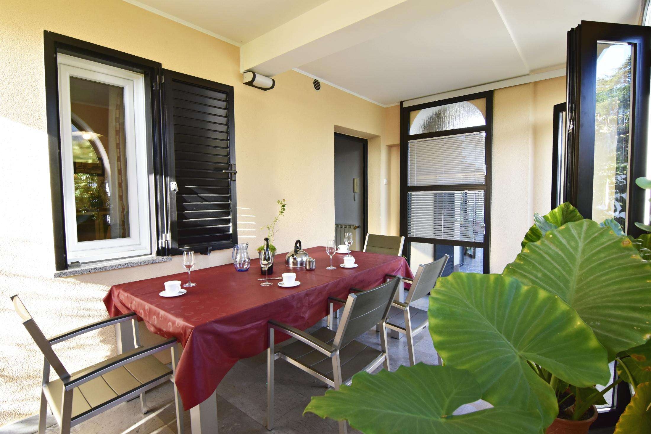 Two bedroom apartment with terrace Umag  A-b