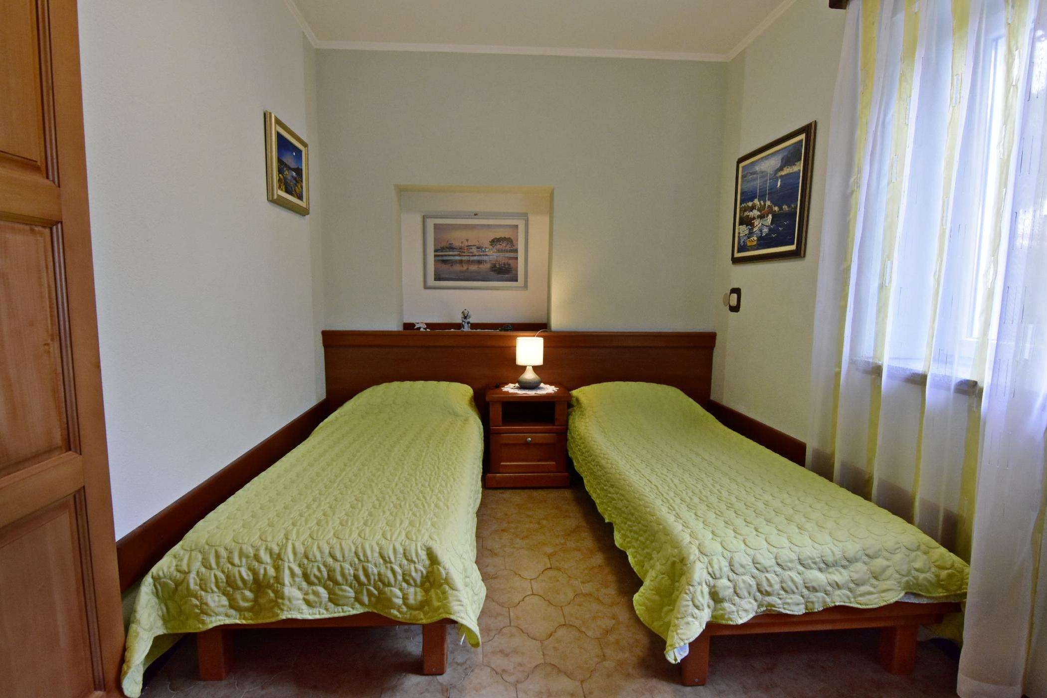 Two bedroom apartment with terrace Umag  A-c