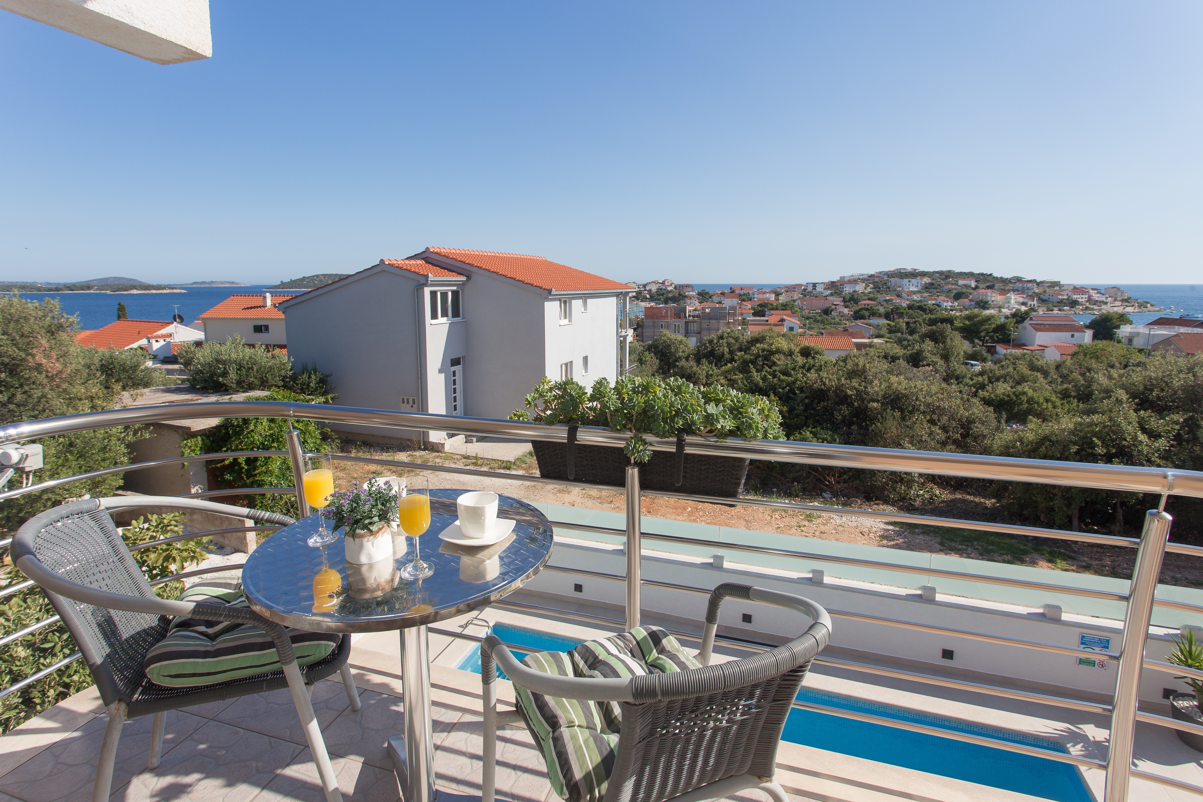 Three bedroom house with terrace and sea view Sevid, Trogir  K