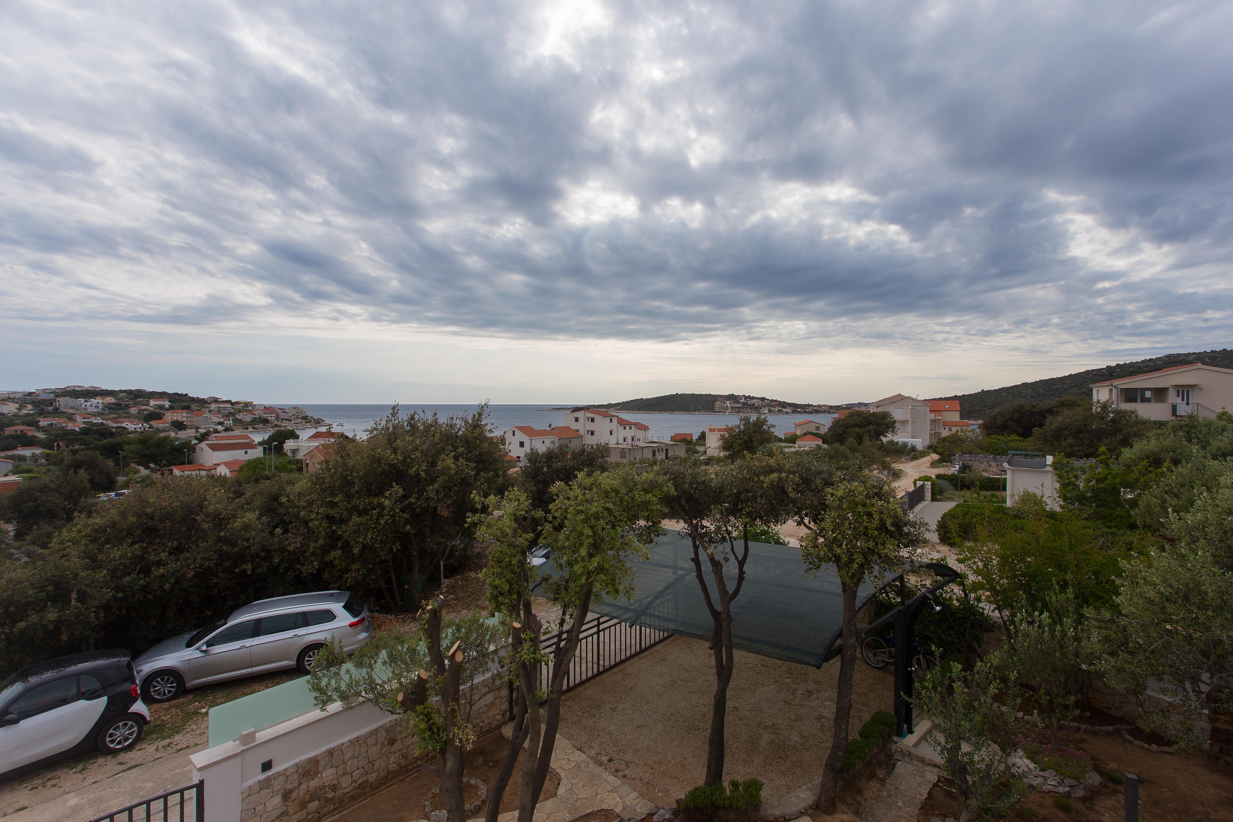 Three bedroom house with terrace and sea view Sevid, Trogir  K
