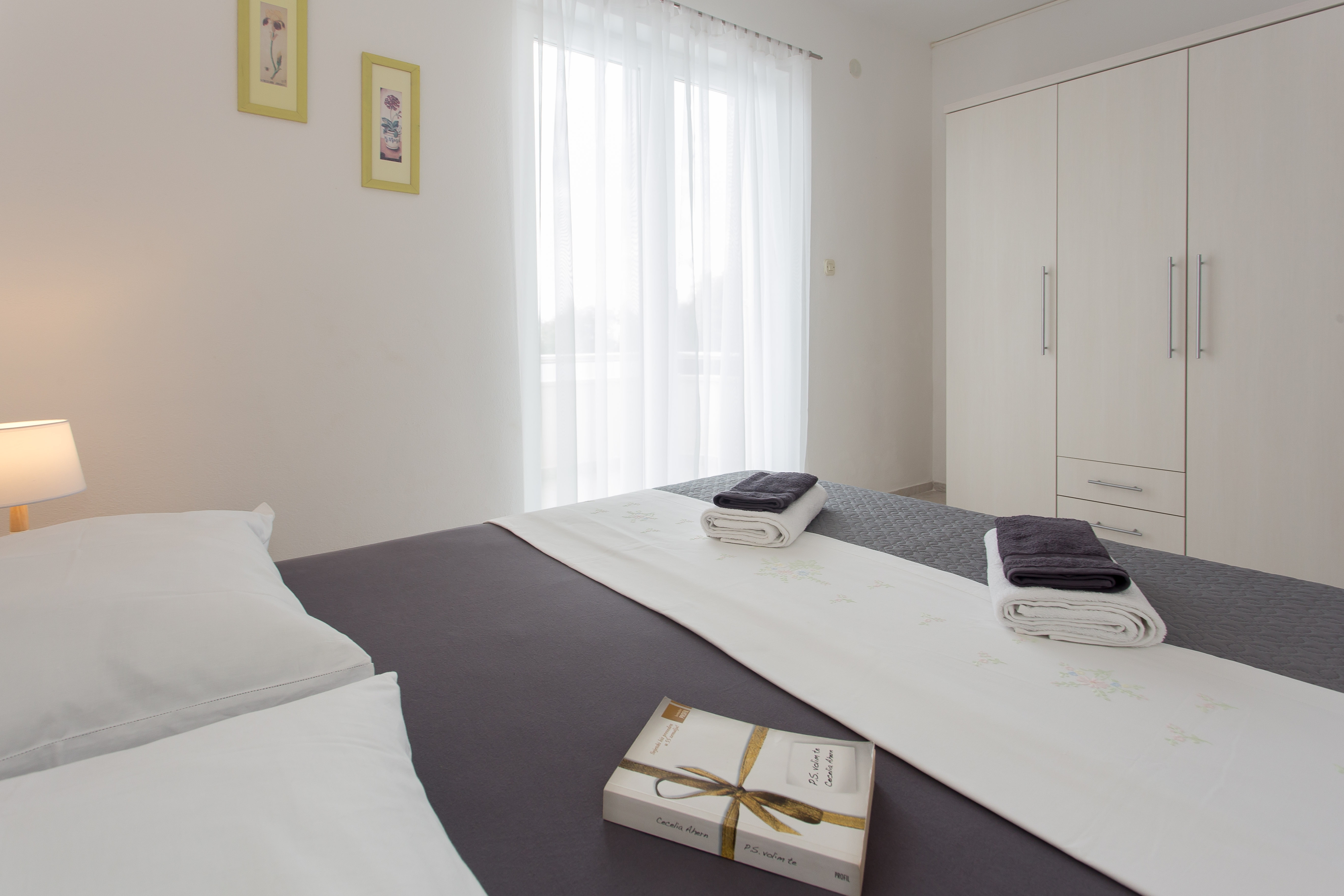 Three bedroom house with terrace and sea view Sevid, Trogir  K