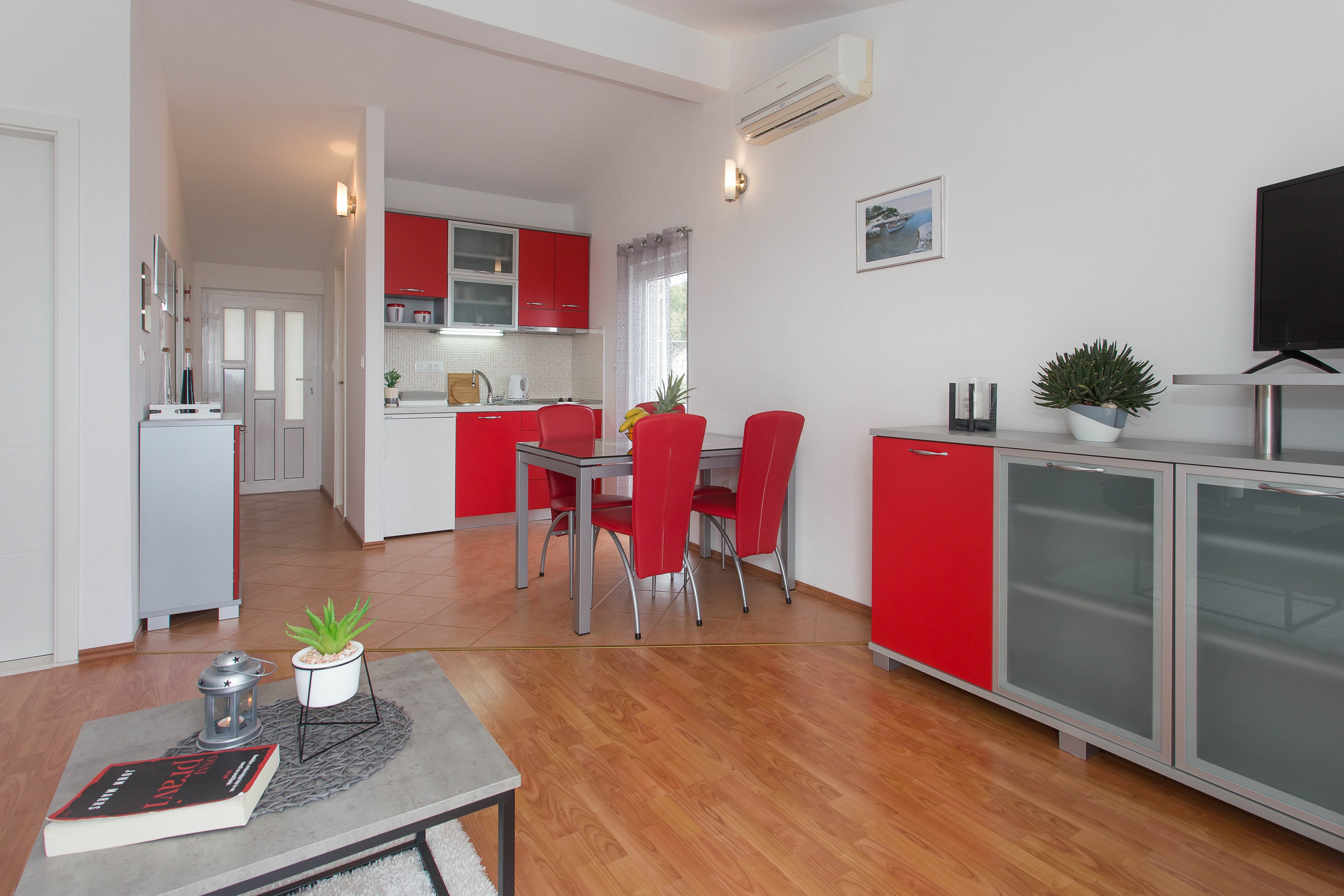 Three bedroom house with terrace and sea view Sevid, Trogir  K