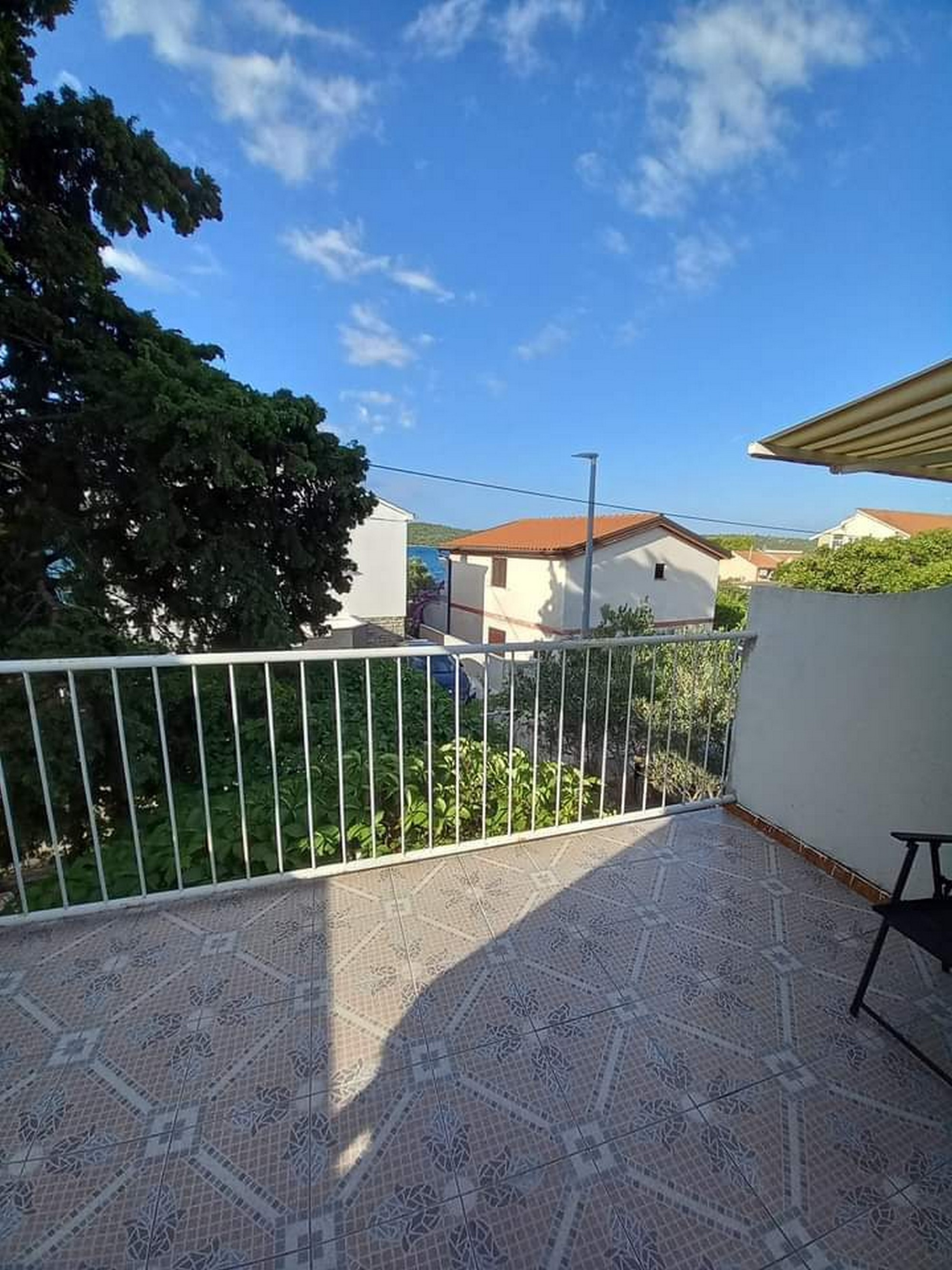 One bedroom apartment with terrace and sea view Pirovac, Šibenik  A-a