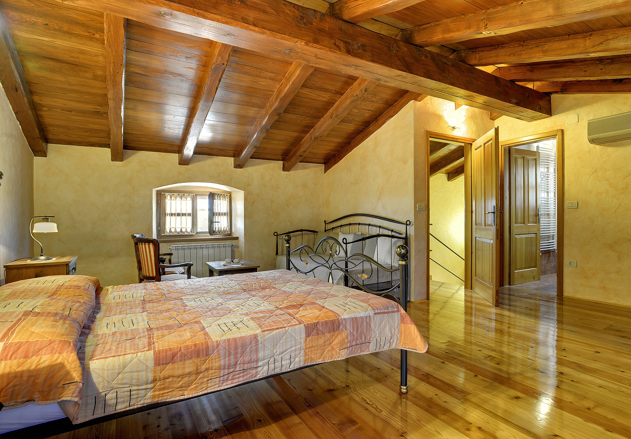 Top Pula Valtura Top Pula Valtura