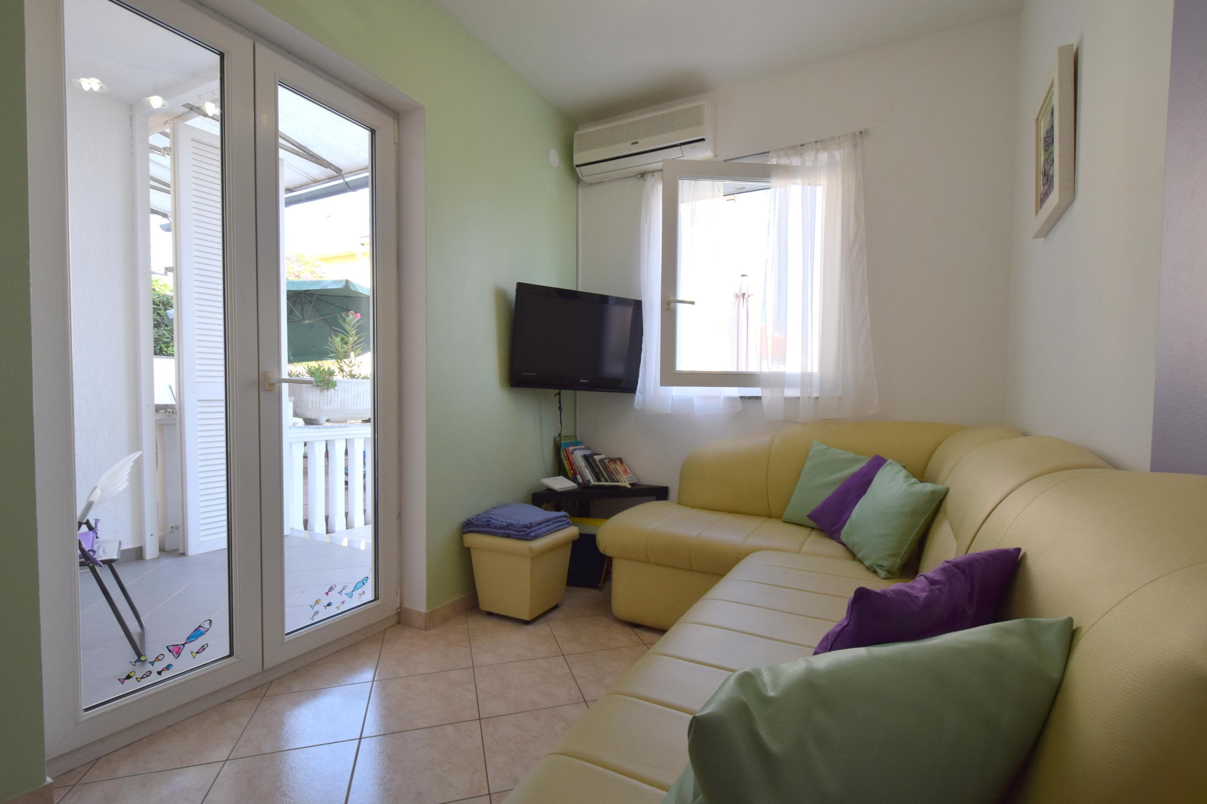 One bedroom apartment with air-conditioning Malinska, Krk (A-22737-a) One bedroom apartment with air-conditioning Malinska, Krk (A-22737-a)