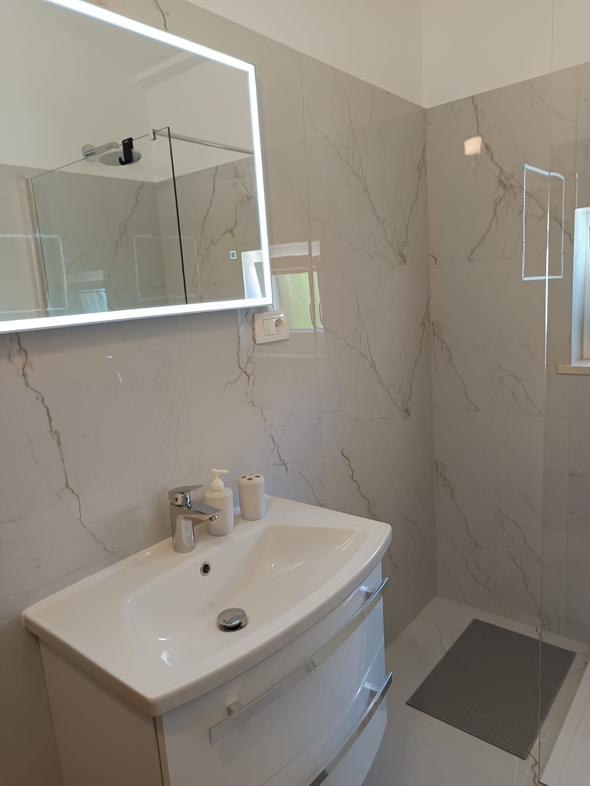 Two bedroom apartment with terrace and sea view Medulin  A-a