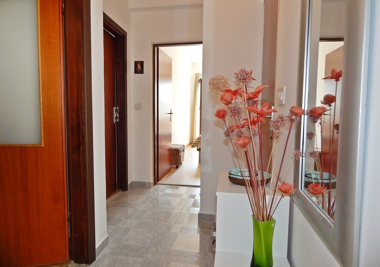 Two bedroom apartment with balcony and sea view Podstrana, Split  A-a
