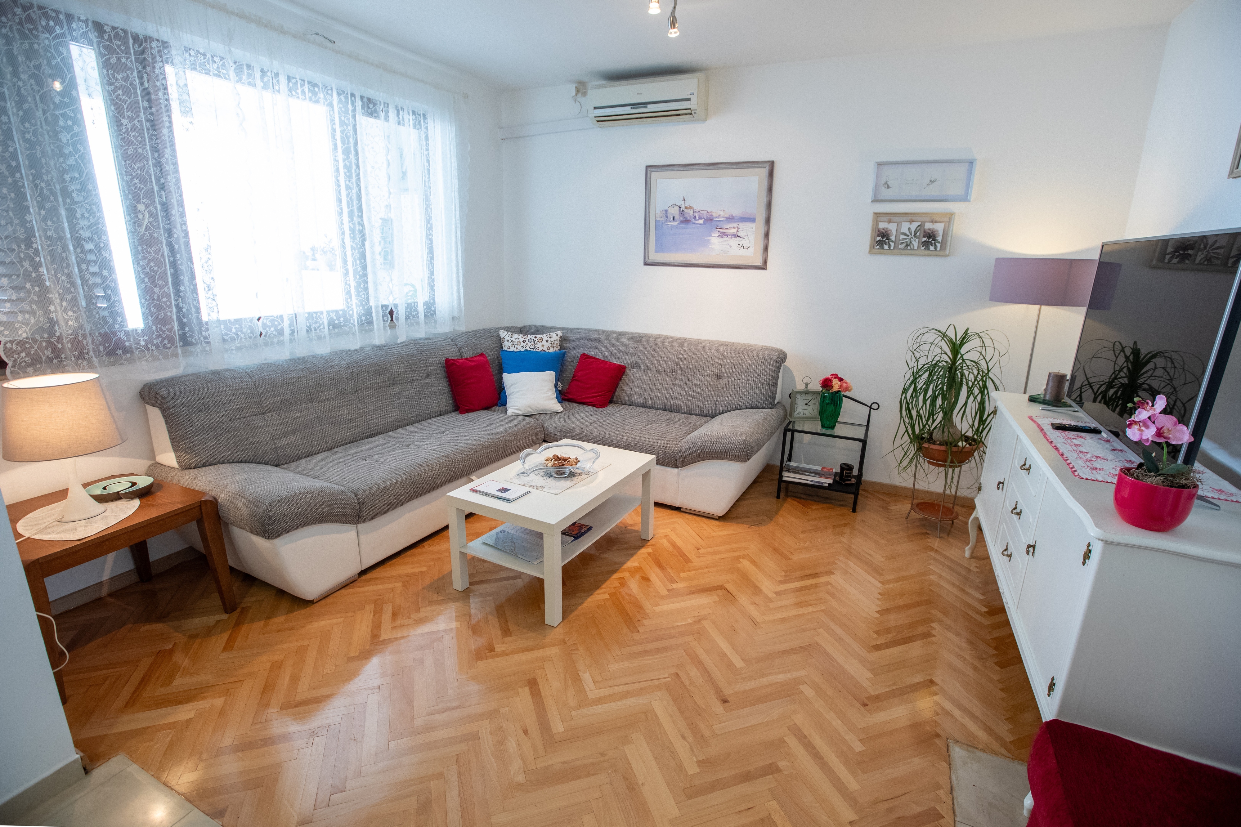 Two bedroom apartment with balcony and sea view Podstrana, Split (A-22748-a)