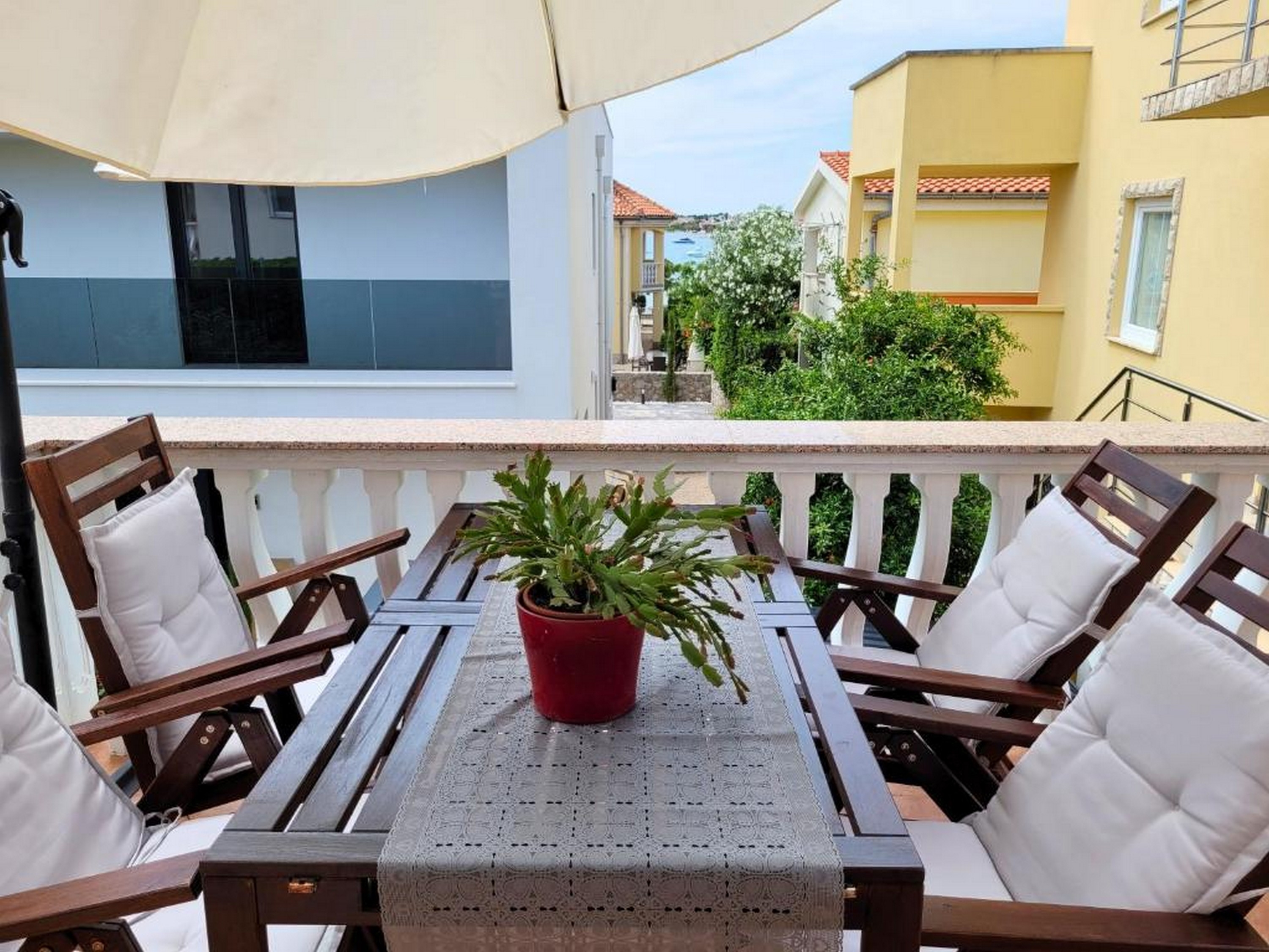 One bedroom apartment with balcony and sea view Vir  A-a