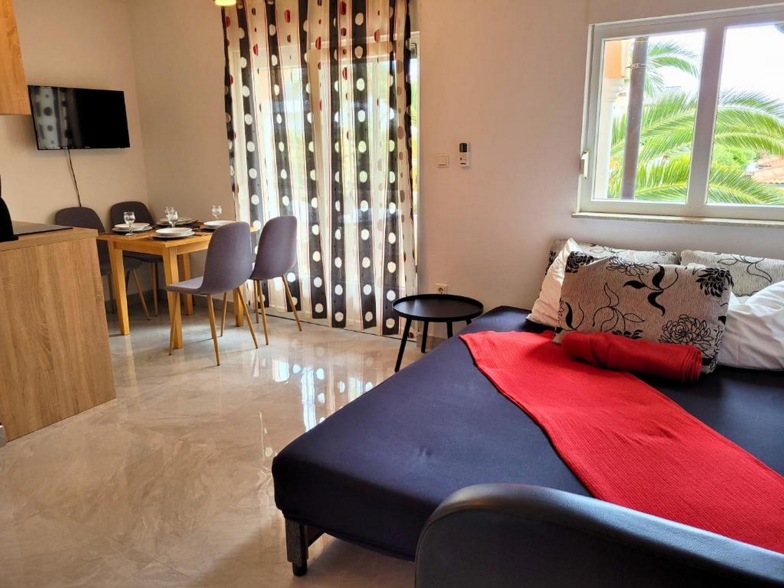 One bedroom apartment with terrace Vir  A-b