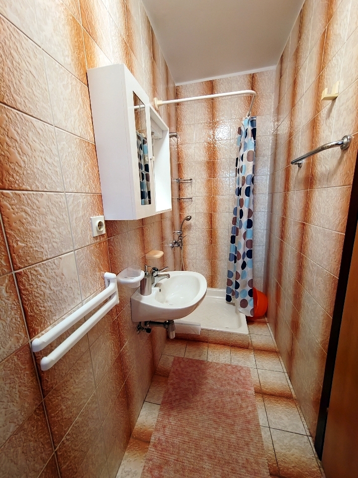 Two bedroom apartment with balcony Barbat, Rab  A-a