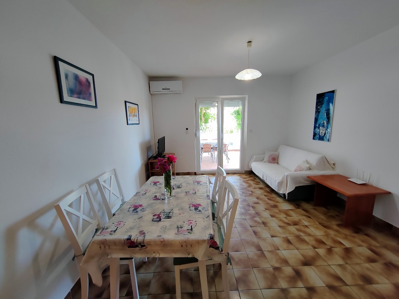 Two bedroom apartment with balcony Barbat, Rab  A-a