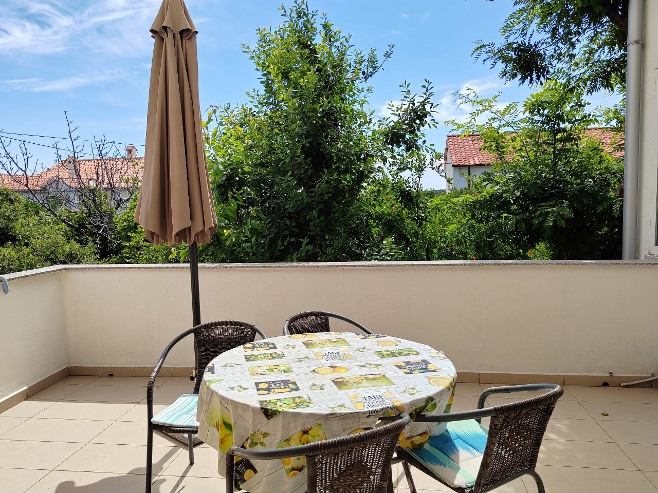 Two bedroom apartment with balcony Barbat, Rab  A-b