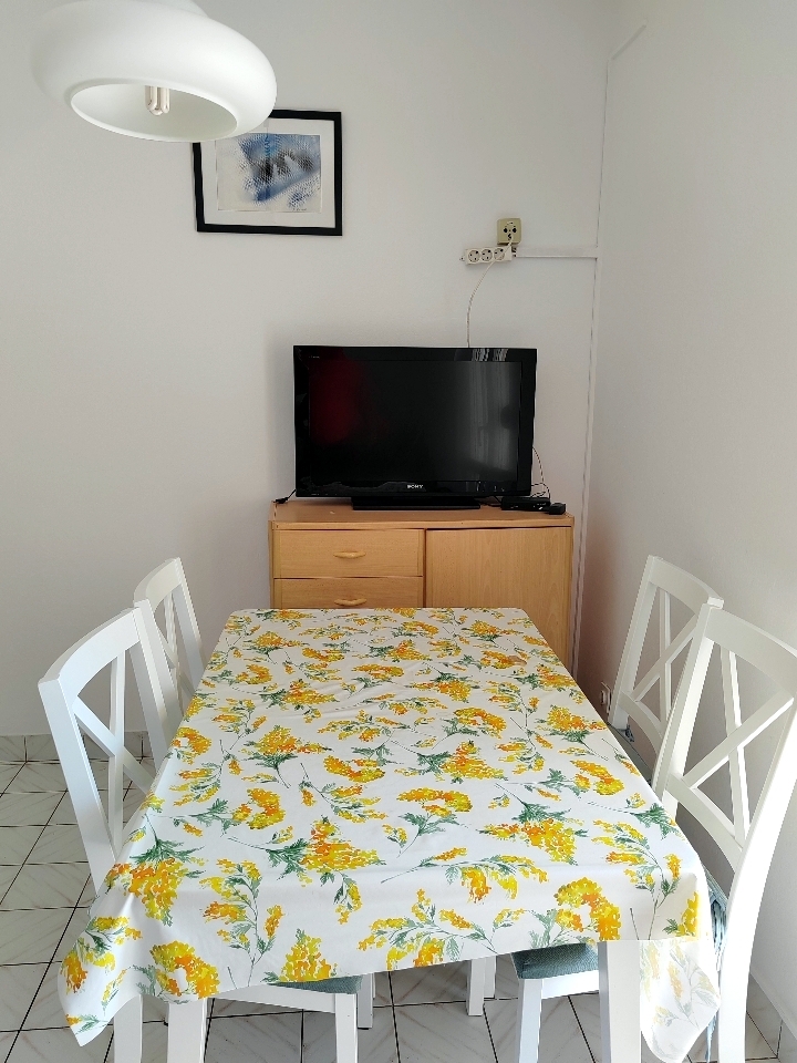Two bedroom apartment with balcony Barbat, Rab  A-b