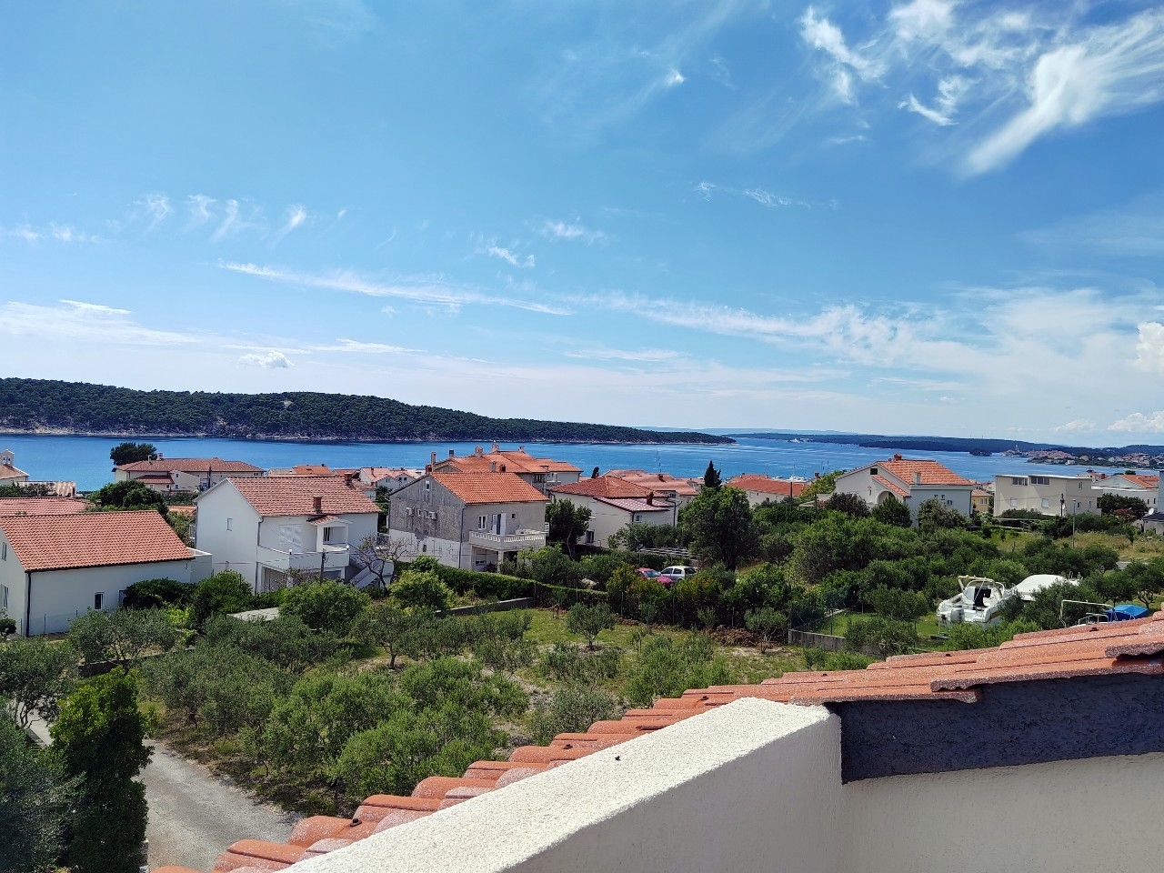 Three bedroom apartment with balcony and sea view Barbat, Rab  A-c