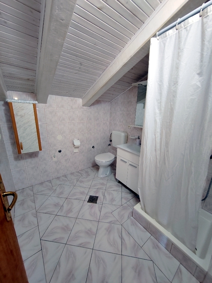 Three bedroom apartment with balcony and sea view Barbat, Rab  A-c