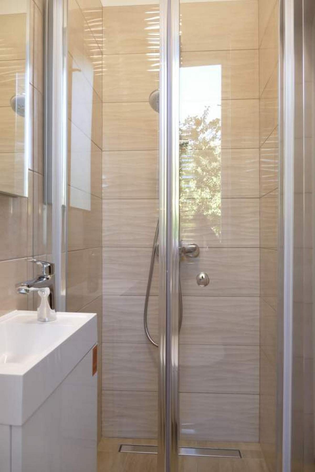 Two bedroom apartment with terrace Barbat, Rab  A-a