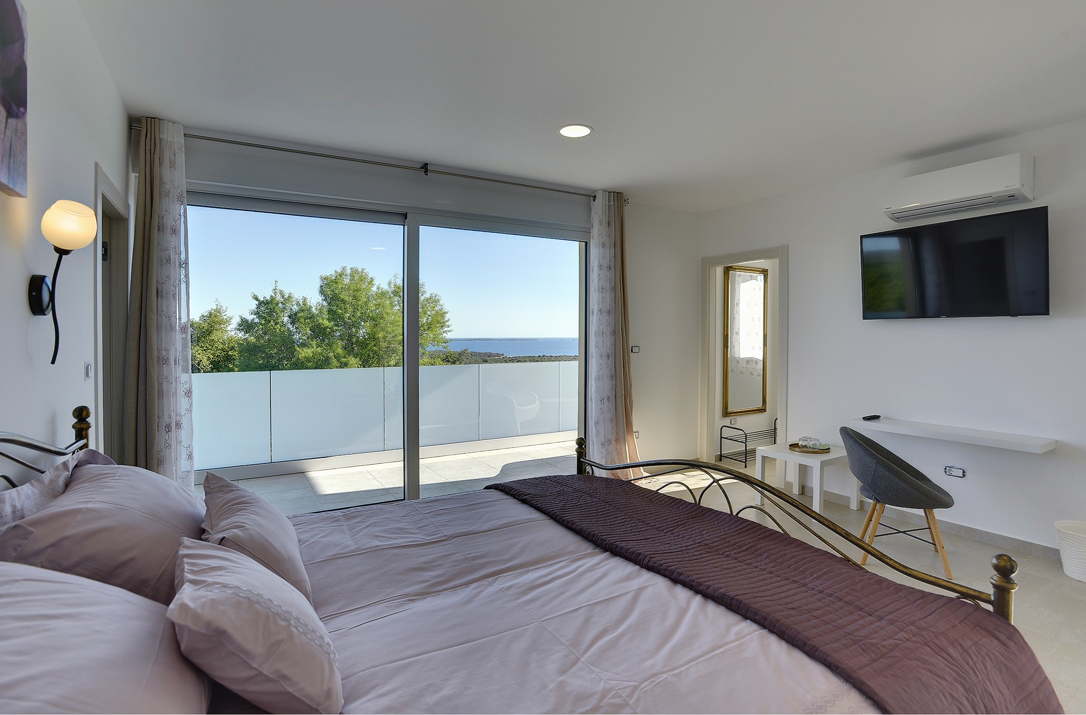 Two bedroom house with terrace and sea view Barbariga, Fažana  K