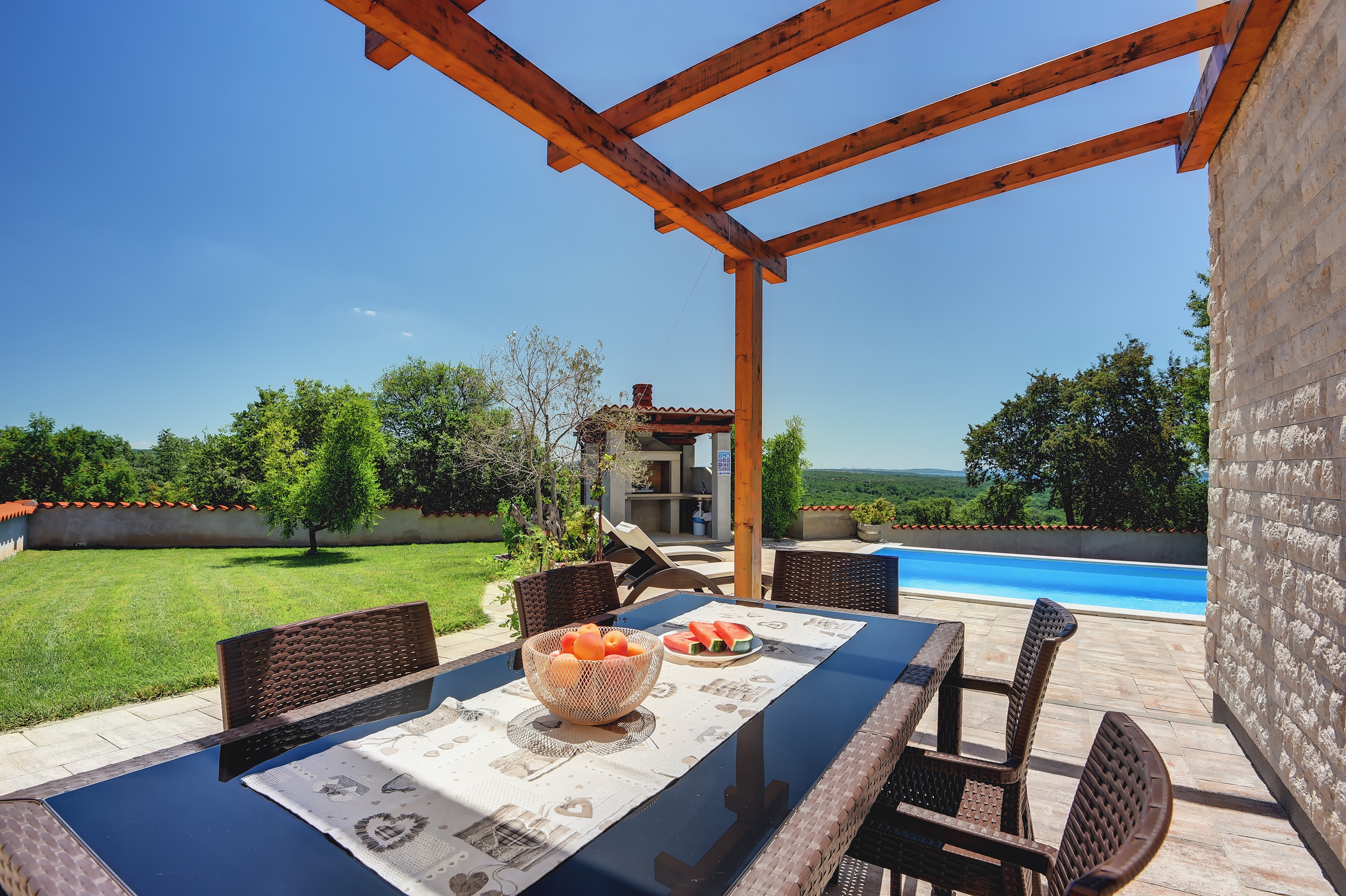 Two bedroom house with terrace and sea view Barbariga, Fažana  K