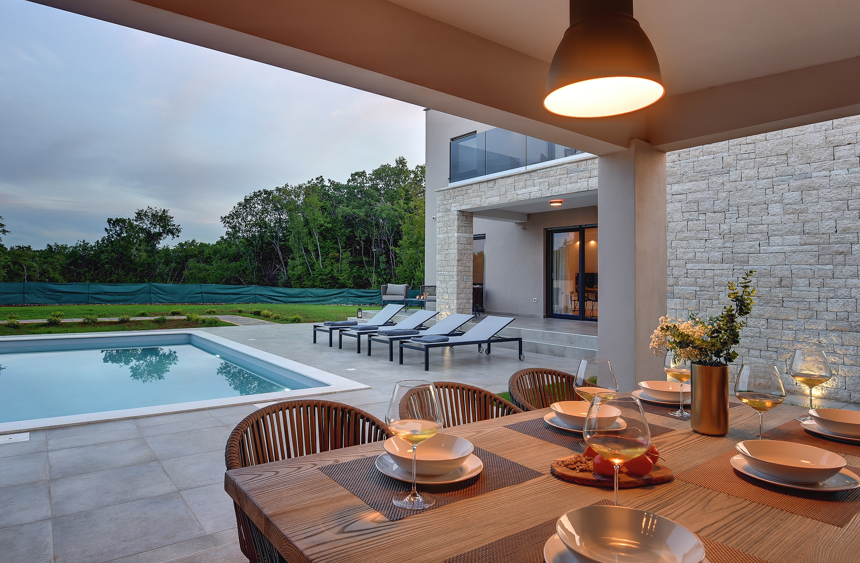 Three bedroom house with terrace Loborika, Pula  K