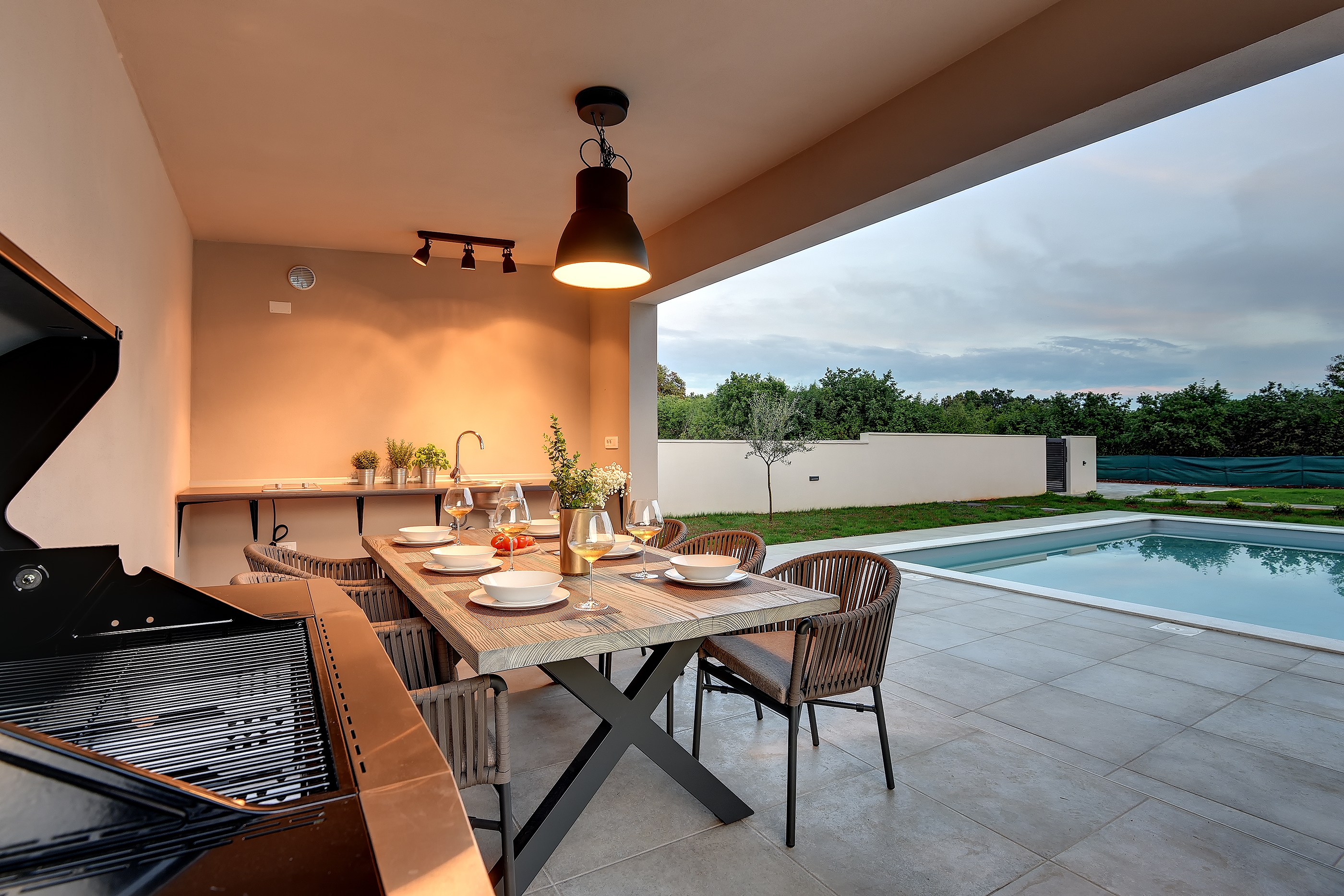 Three bedroom house with terrace Loborika, Pula  K