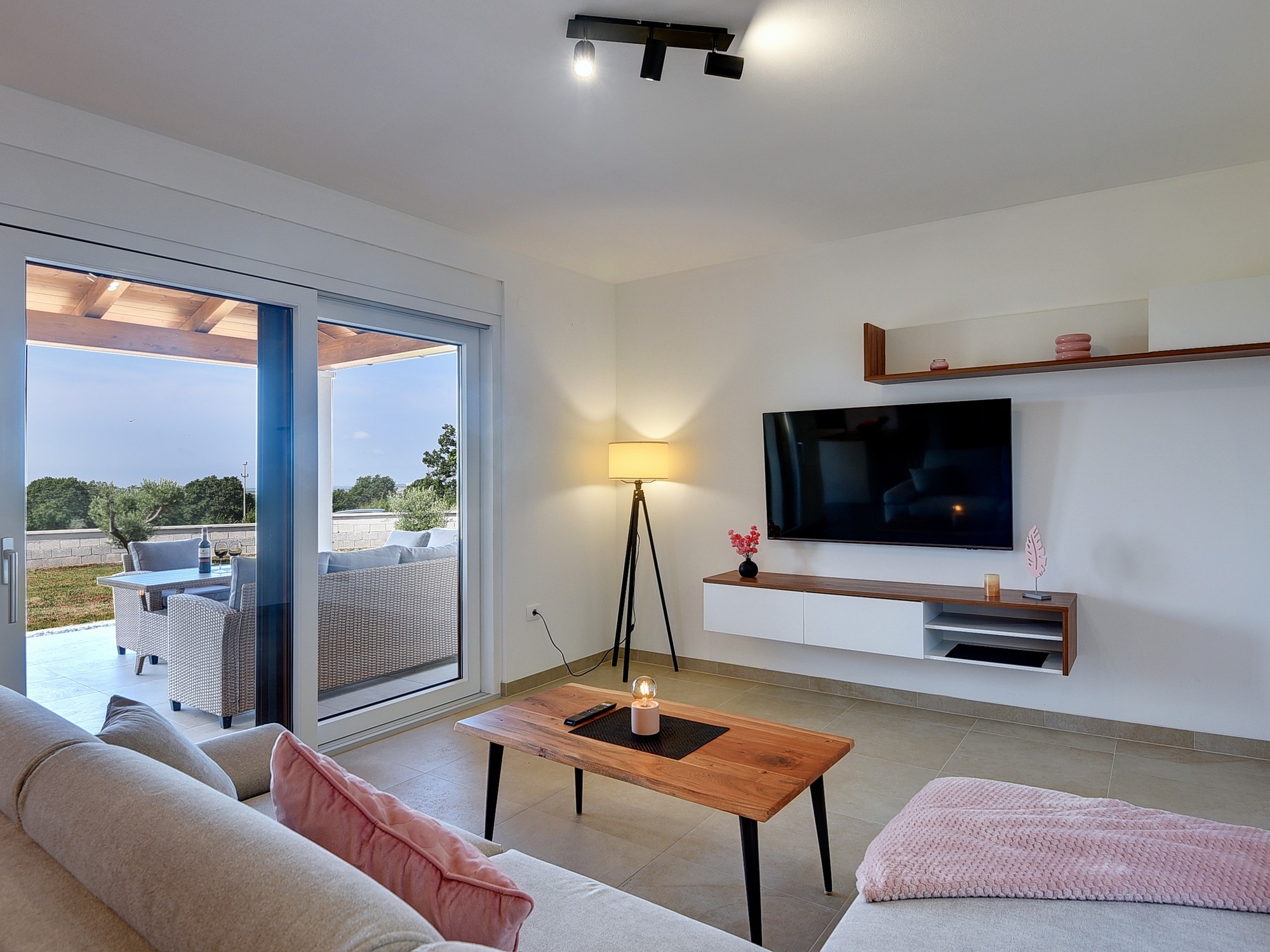 Three bedroom house with terrace Valtura, Pula (K-22784) Three bedroom house with terrace Valtura, Pula (K-22784)