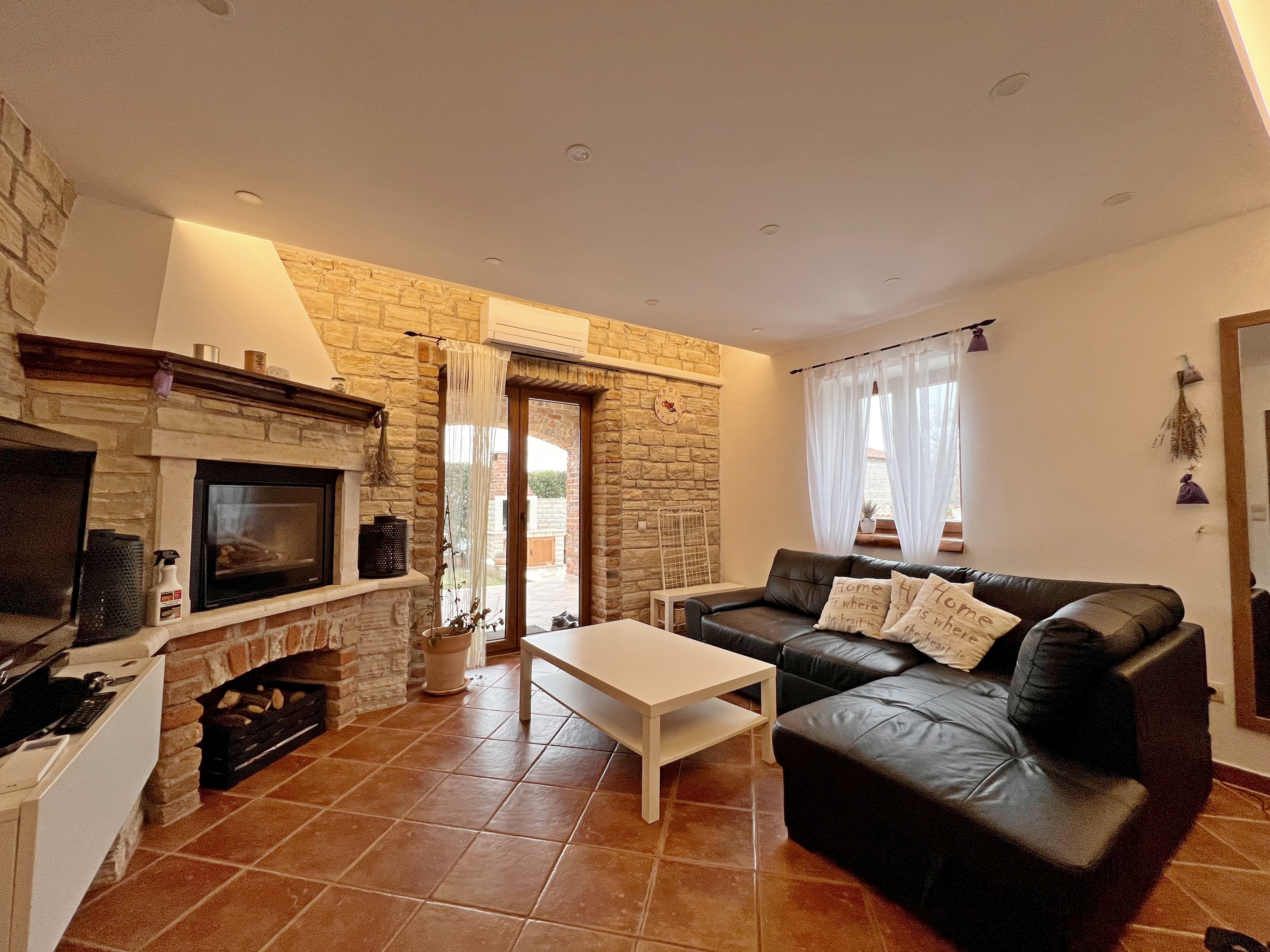 Four bedroom house with terrace and sea view Butkovići, Central Istria - Središnja Istra  K
