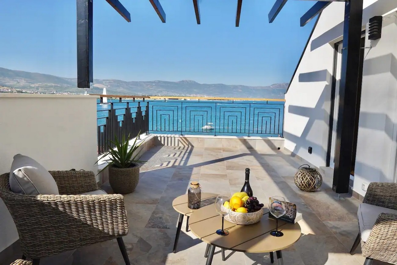 Four bedroom house near beach Mastrinka, Čiovo  K