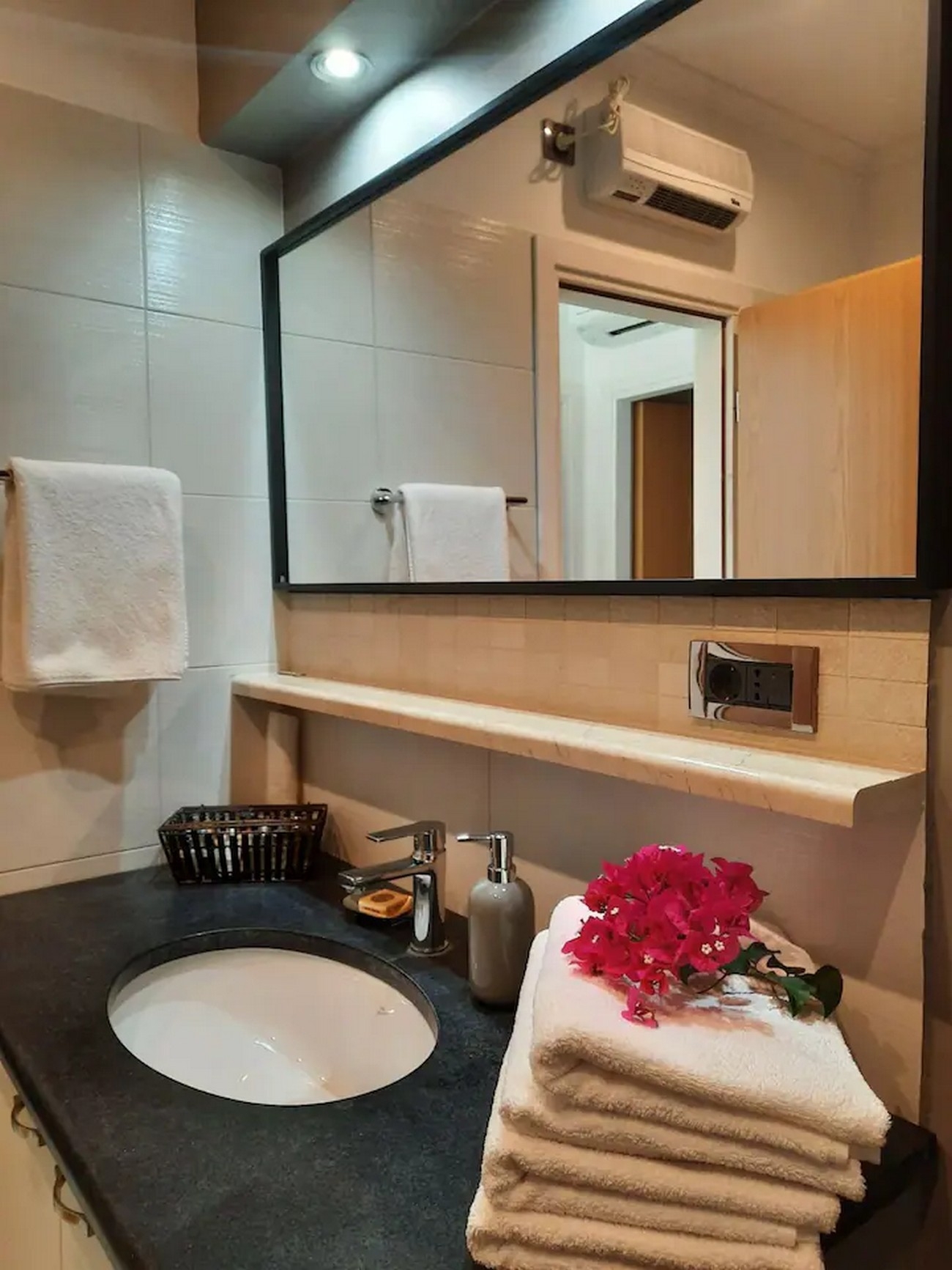 Two bedroom apartment with terrace Mokošica, Dubrovnik  A-a