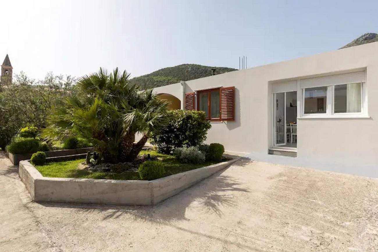 Two bedroom apartment with terrace Mokošica, Dubrovnik (A-22793-a)