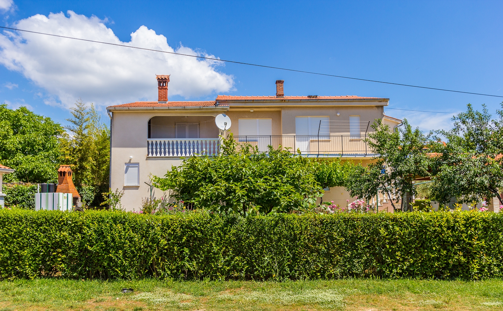 Two bedroom apartment with terrace Medulin (A-22794-a)