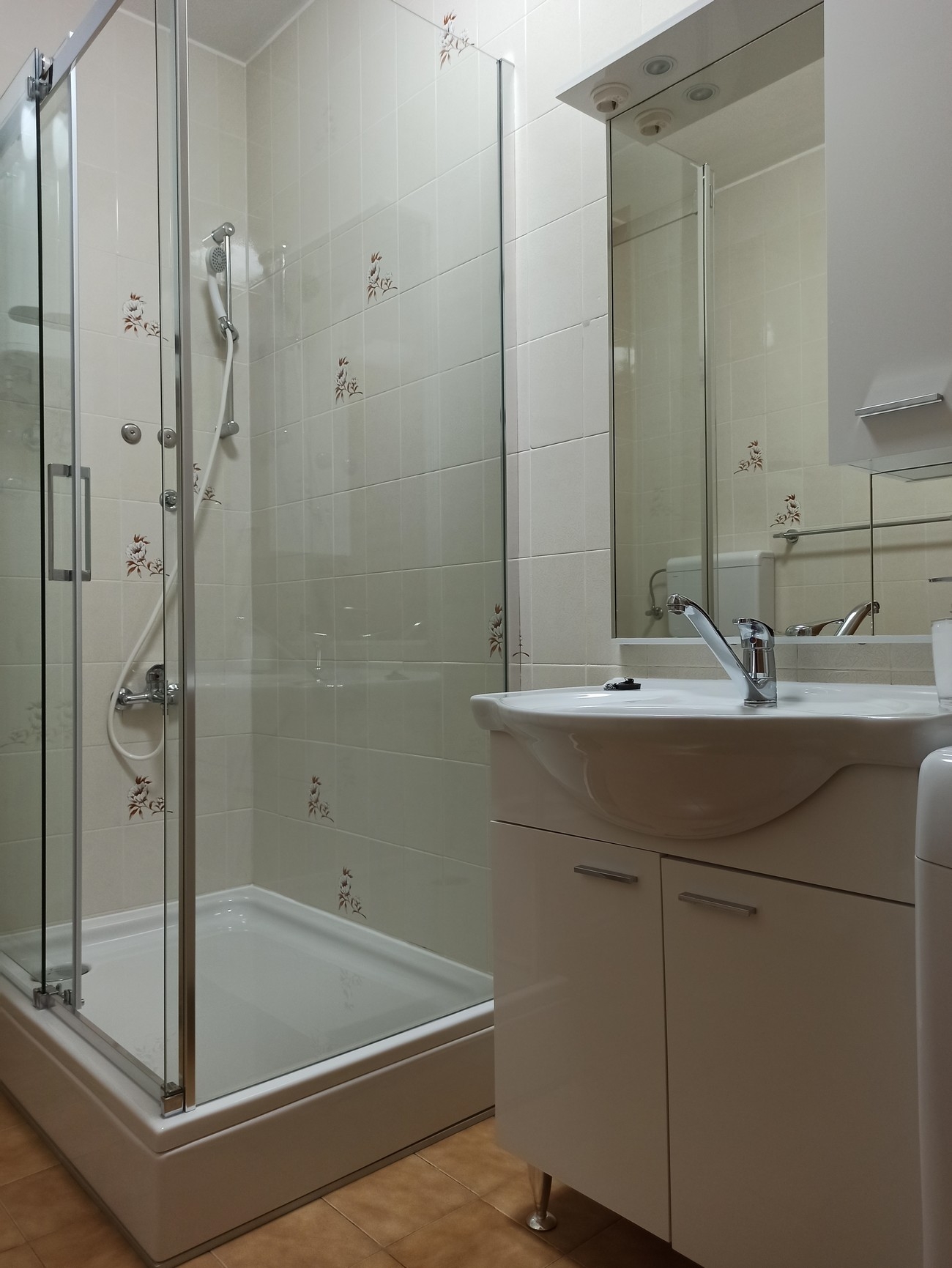 Three bedroom apartment with balcony and sea view Okrug Gornji, Čiovo  A-a