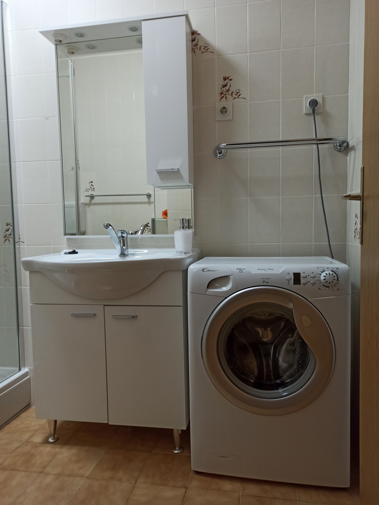 Three bedroom apartment with balcony and sea view Okrug Gornji, Čiovo  A-a