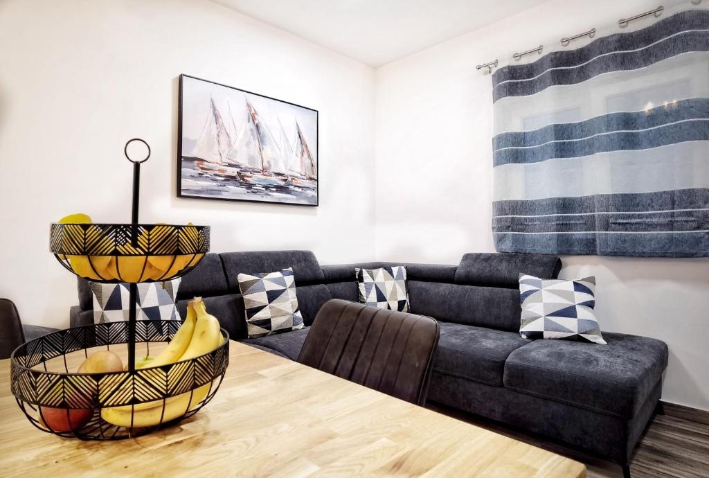 Two bedroom apartment with air-conditioning Split (A-22796-a)