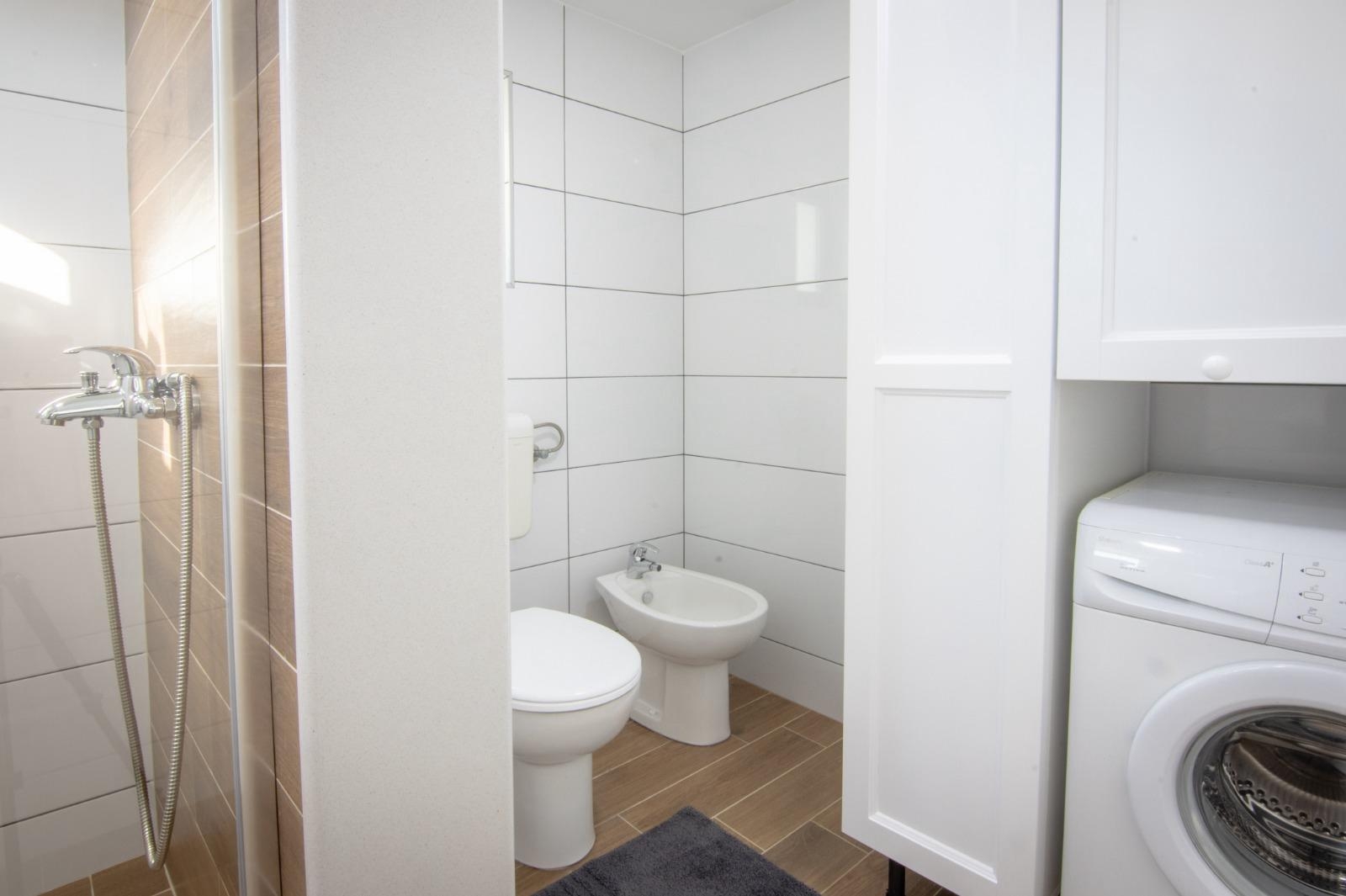 Two bedroom house with terrace Vrgorac, Zagora  K