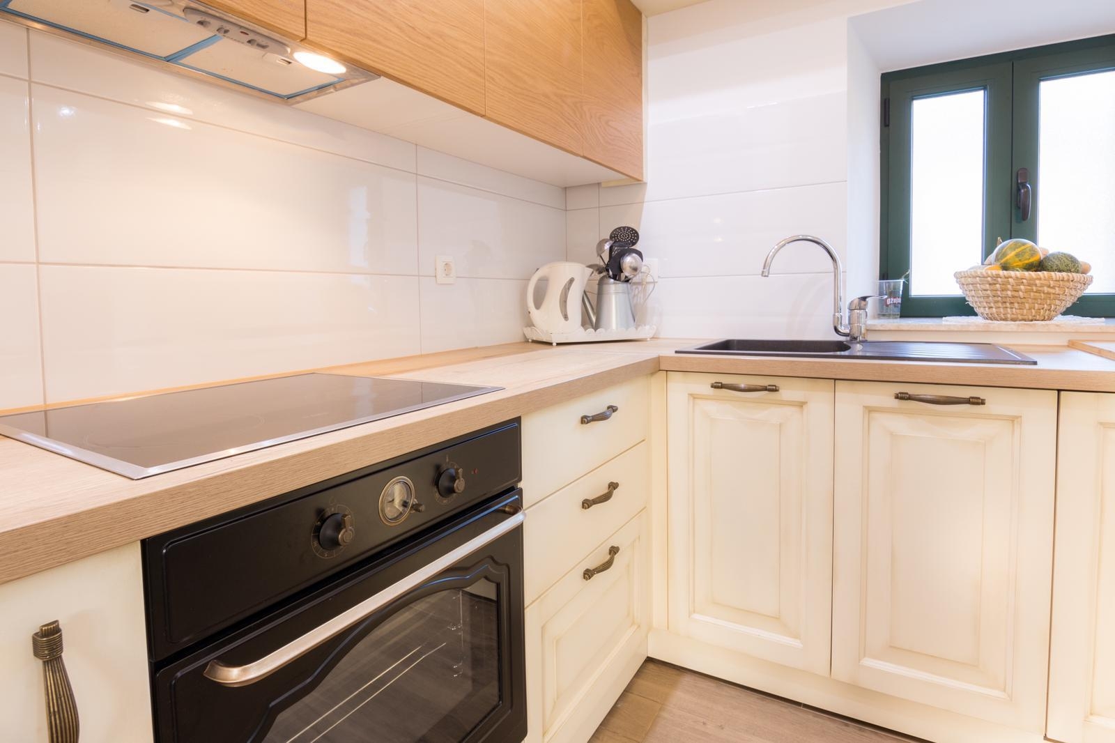 Two bedroom house with terrace Vrgorac, Zagora  K