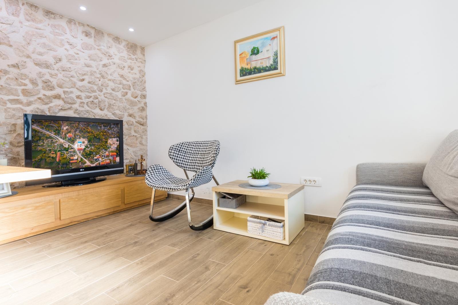 Two bedroom house with terrace Vrgorac, Zagora  K