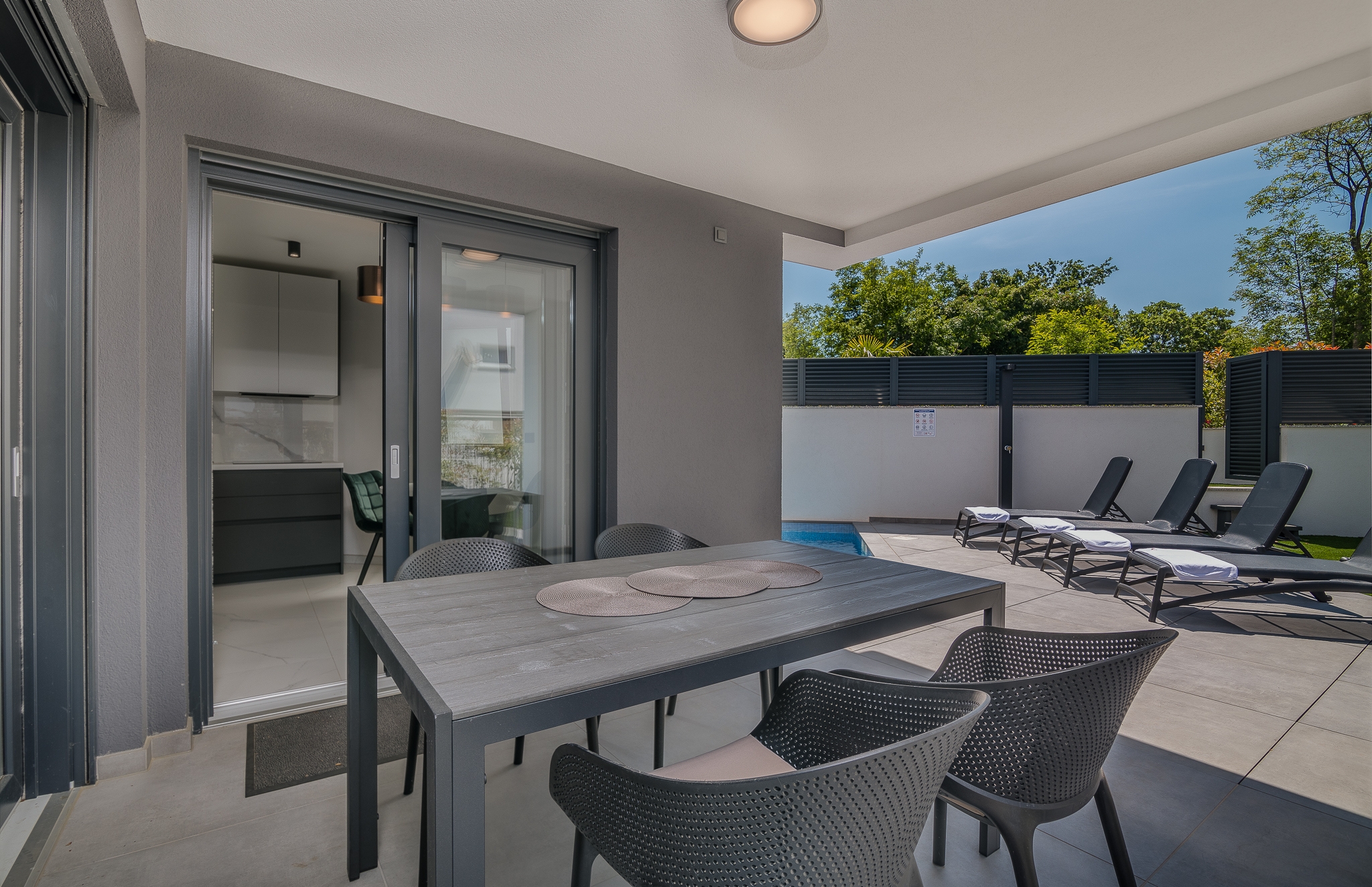 Two bedroom apartment with terrace Njivice, Krk  A-a
