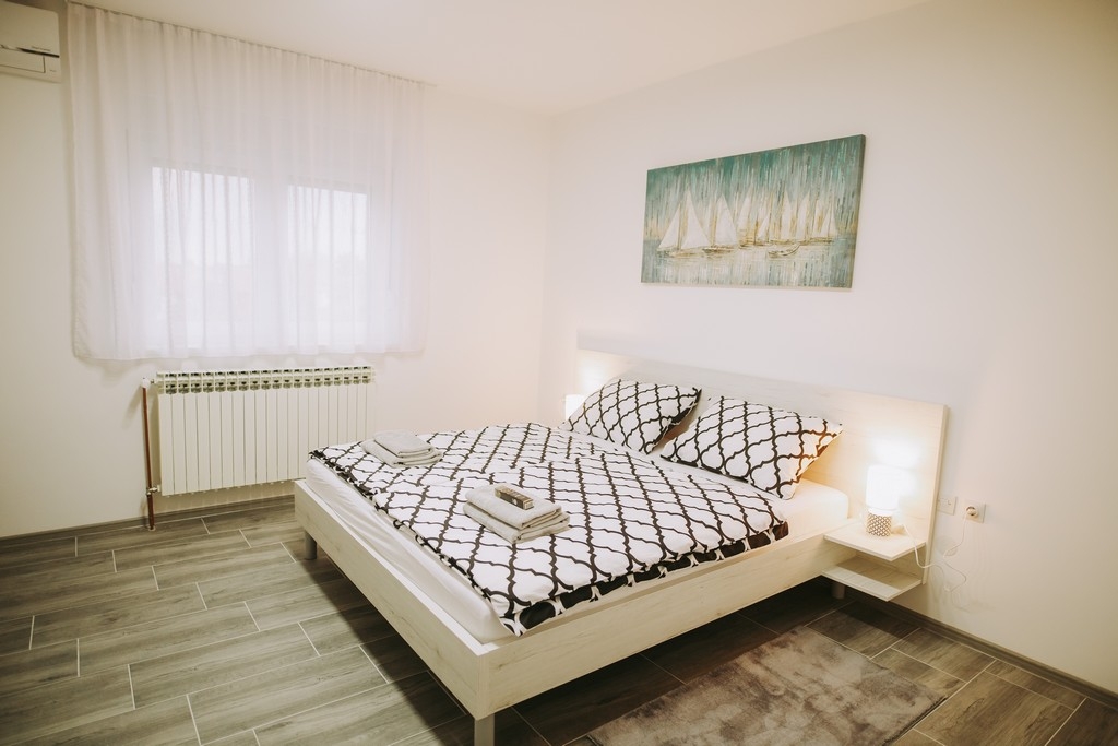 Four bedroom house with terrace Vukovar, Slavonija  K