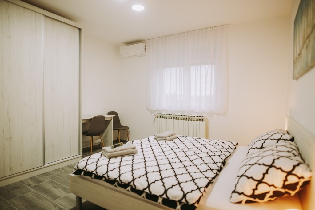 Four bedroom house with terrace Vukovar, Slavonija  K