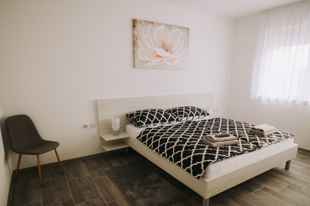 Four bedroom house with terrace Vukovar, Slavonija  K