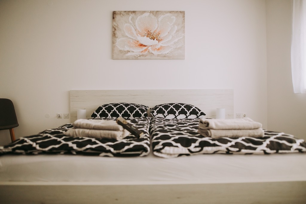 Four-bedroom house with terrace Vukovar, Slavonija (K-22809)