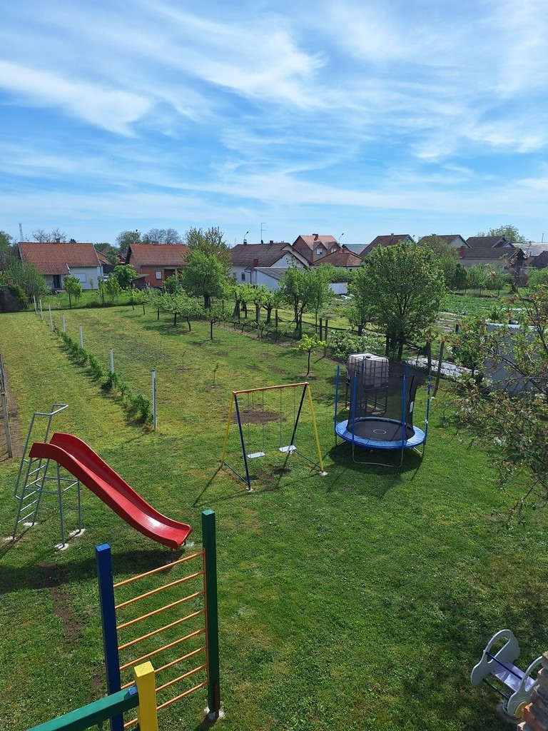 Four bedroom house with terrace Vukovar, Slavonija  K