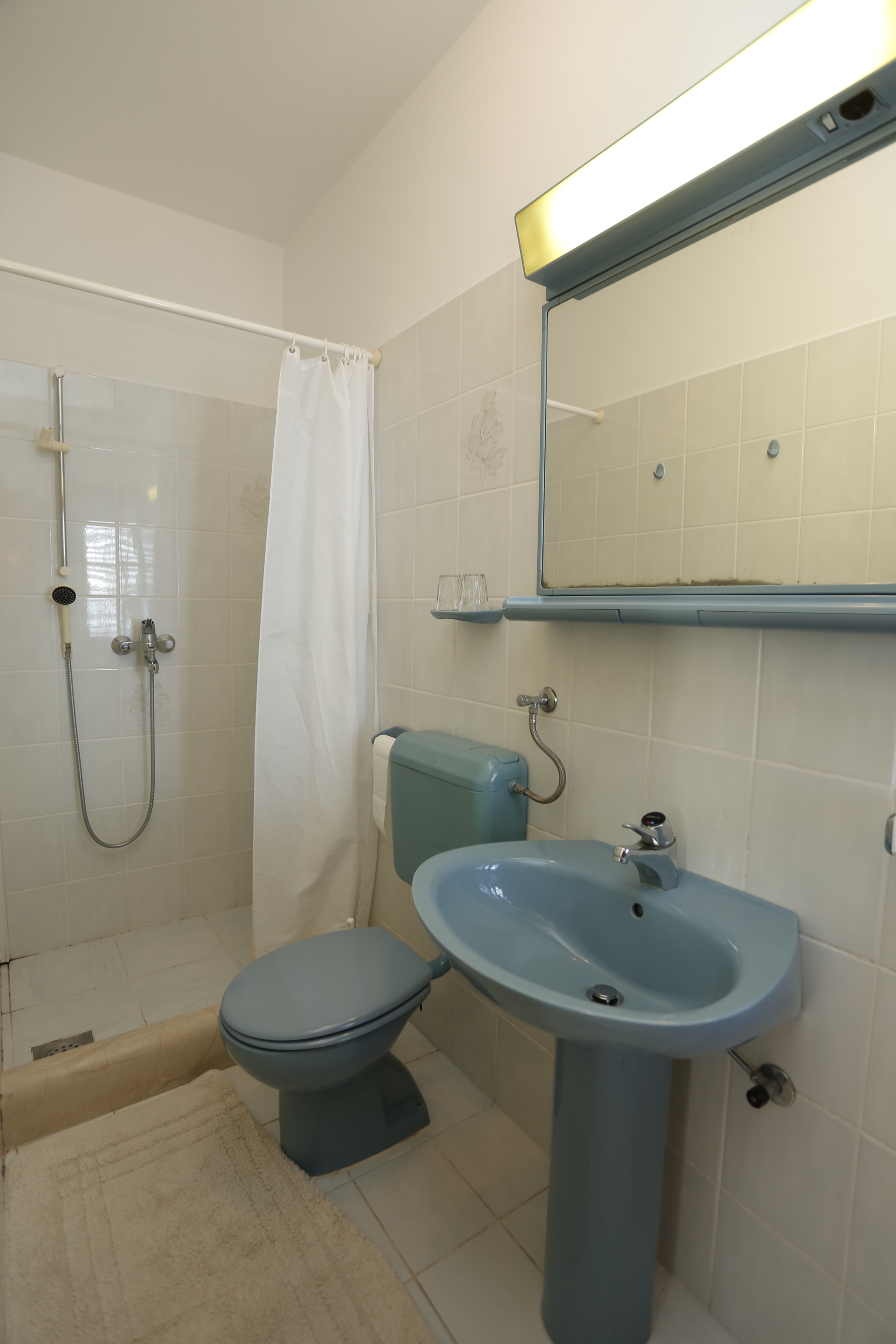 Three bedroom apartment near beach Selca, Brač  A-a
