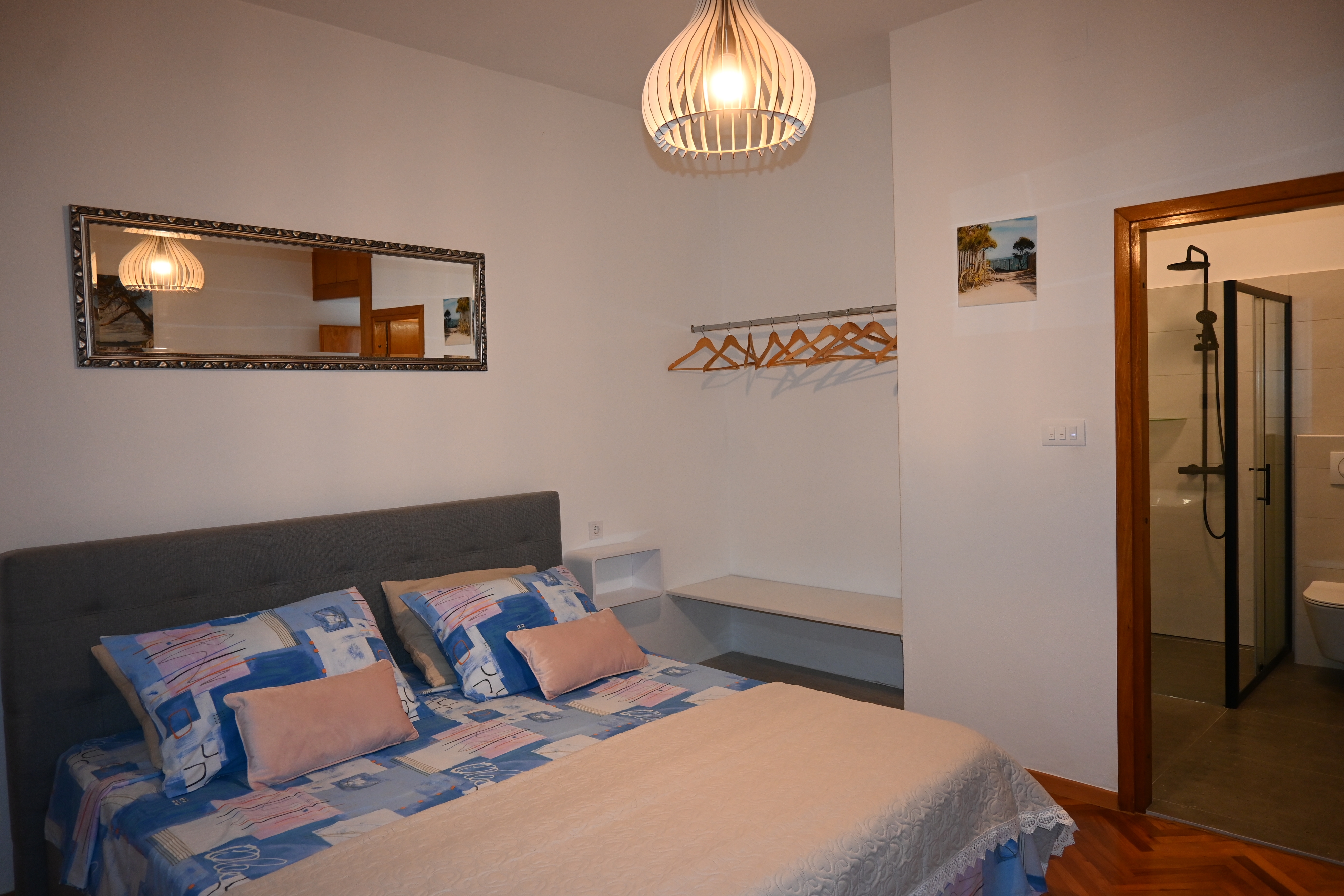 Three bedroom apartment near beach Selca, Brač  A-b
