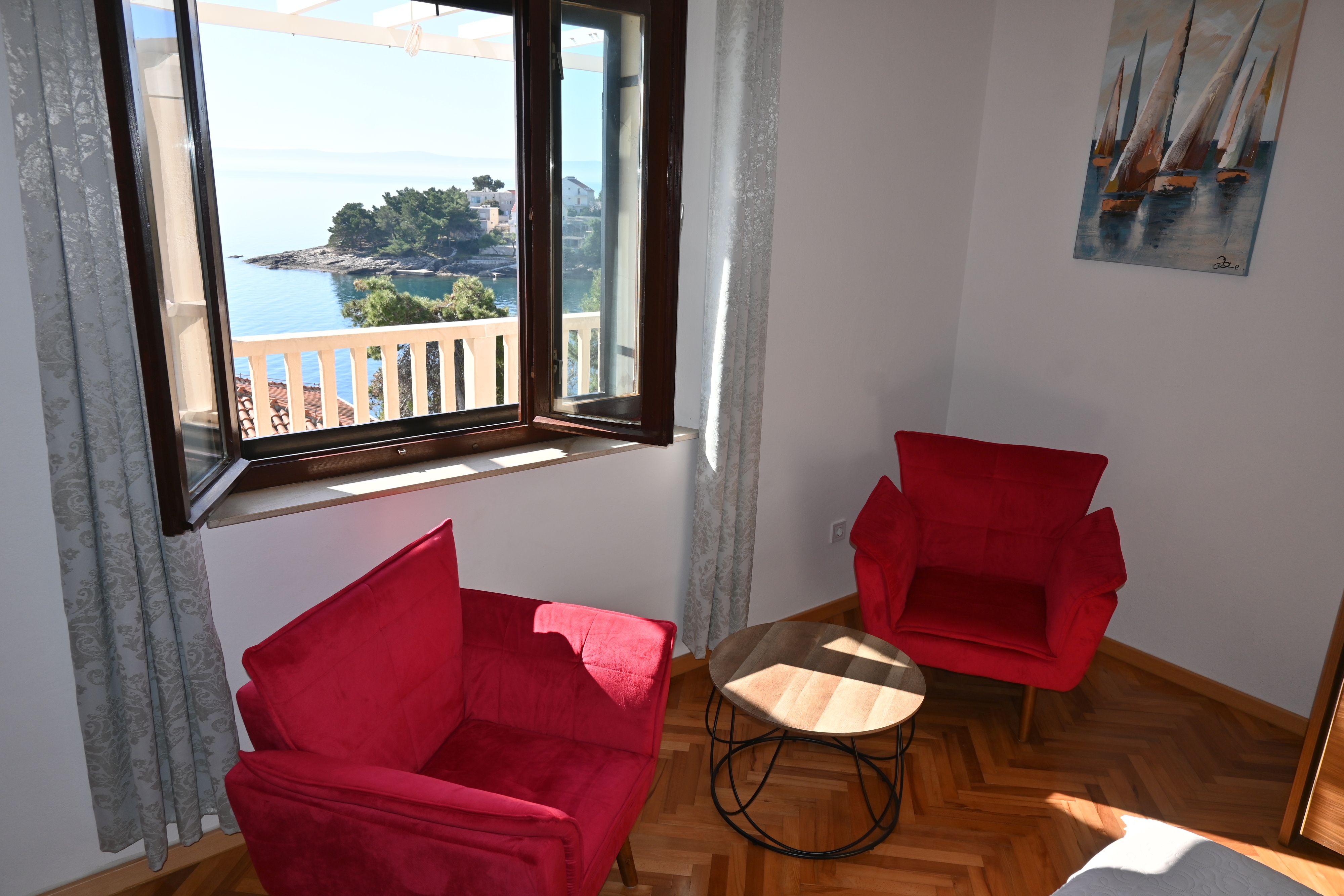 Three bedroom apartment near beach Selca, Brač  A-b