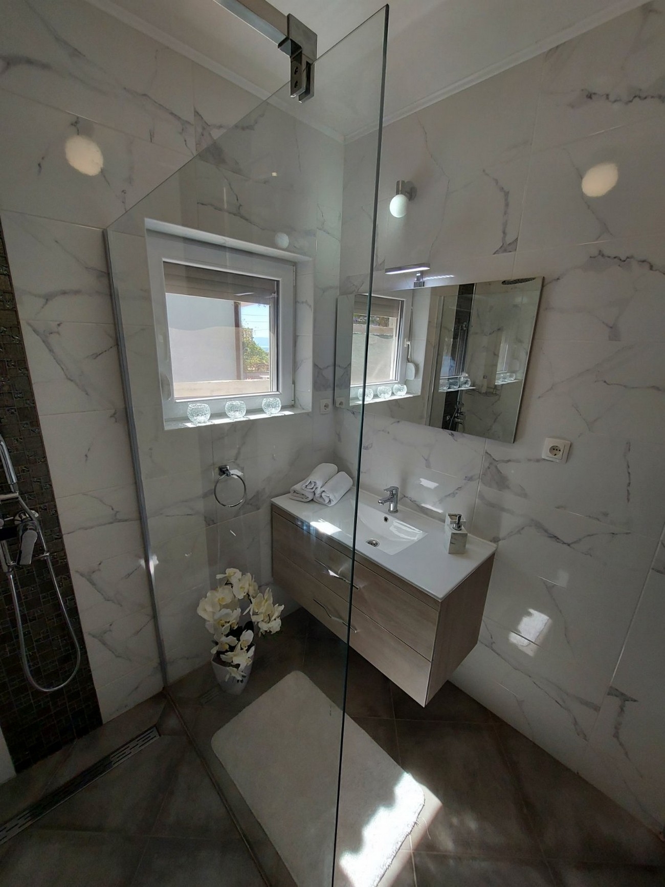 Two bedroom house with terrace and sea view Dramalj, Crikvenica  K